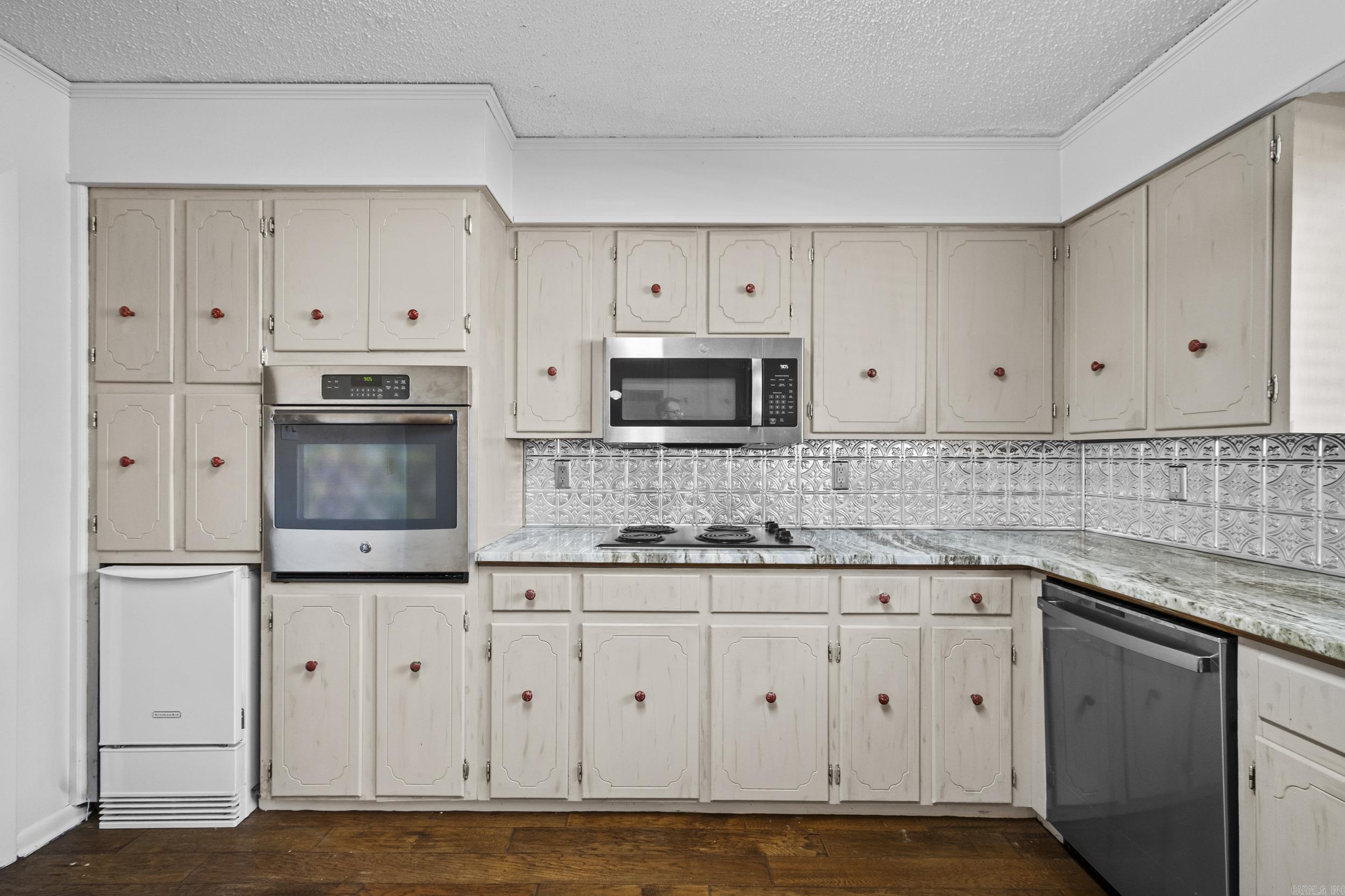 13 Pennwood Drive Sherwood, AR 72120