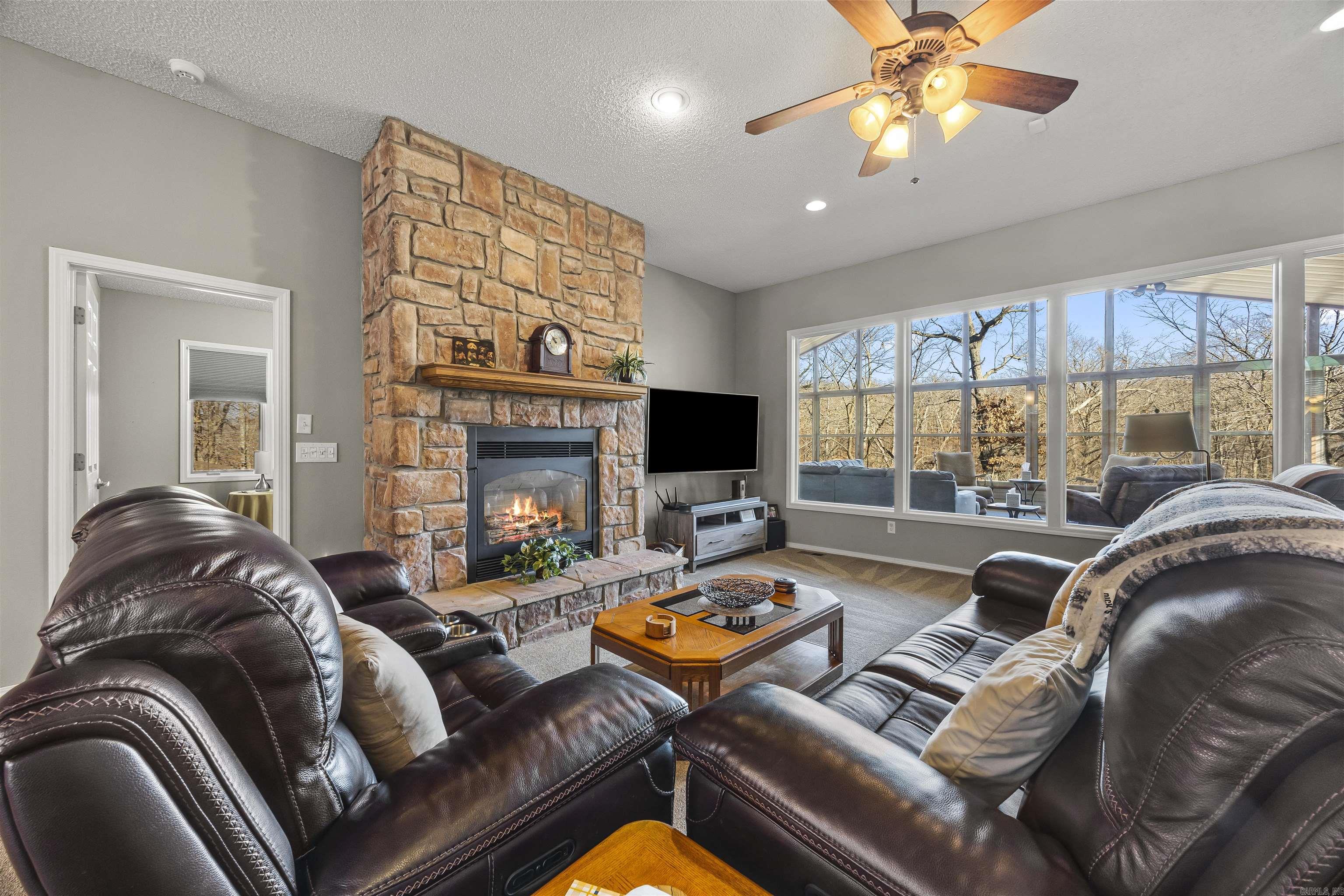 18 Kirkliston Ln  Bella Vista, AR