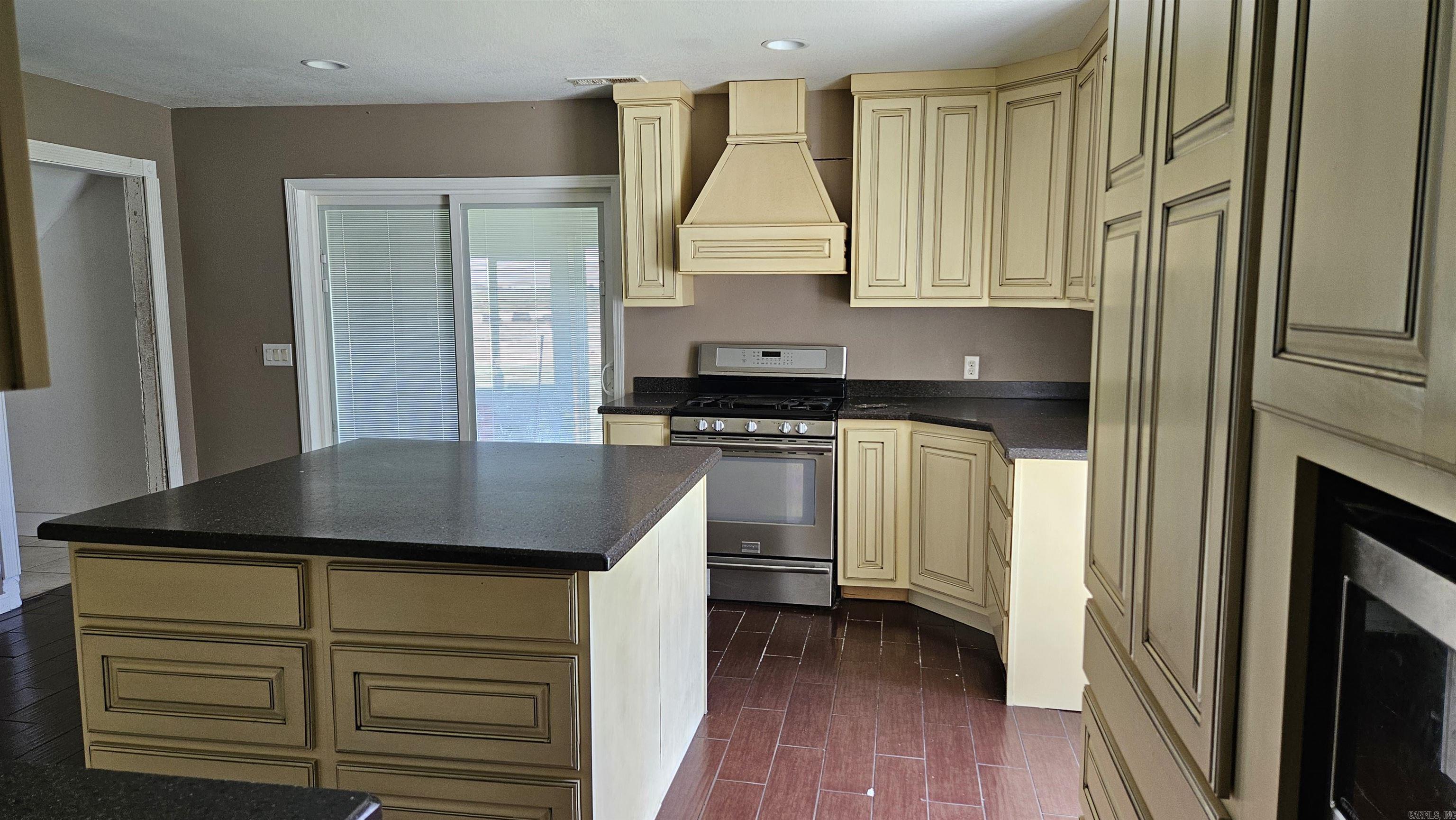 824 E 8th  Rector, AR