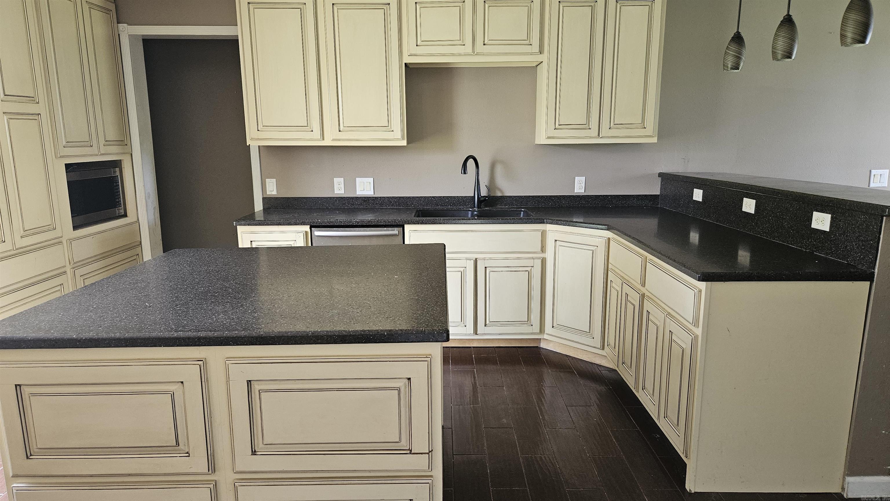 824 E 8th  Rector, AR