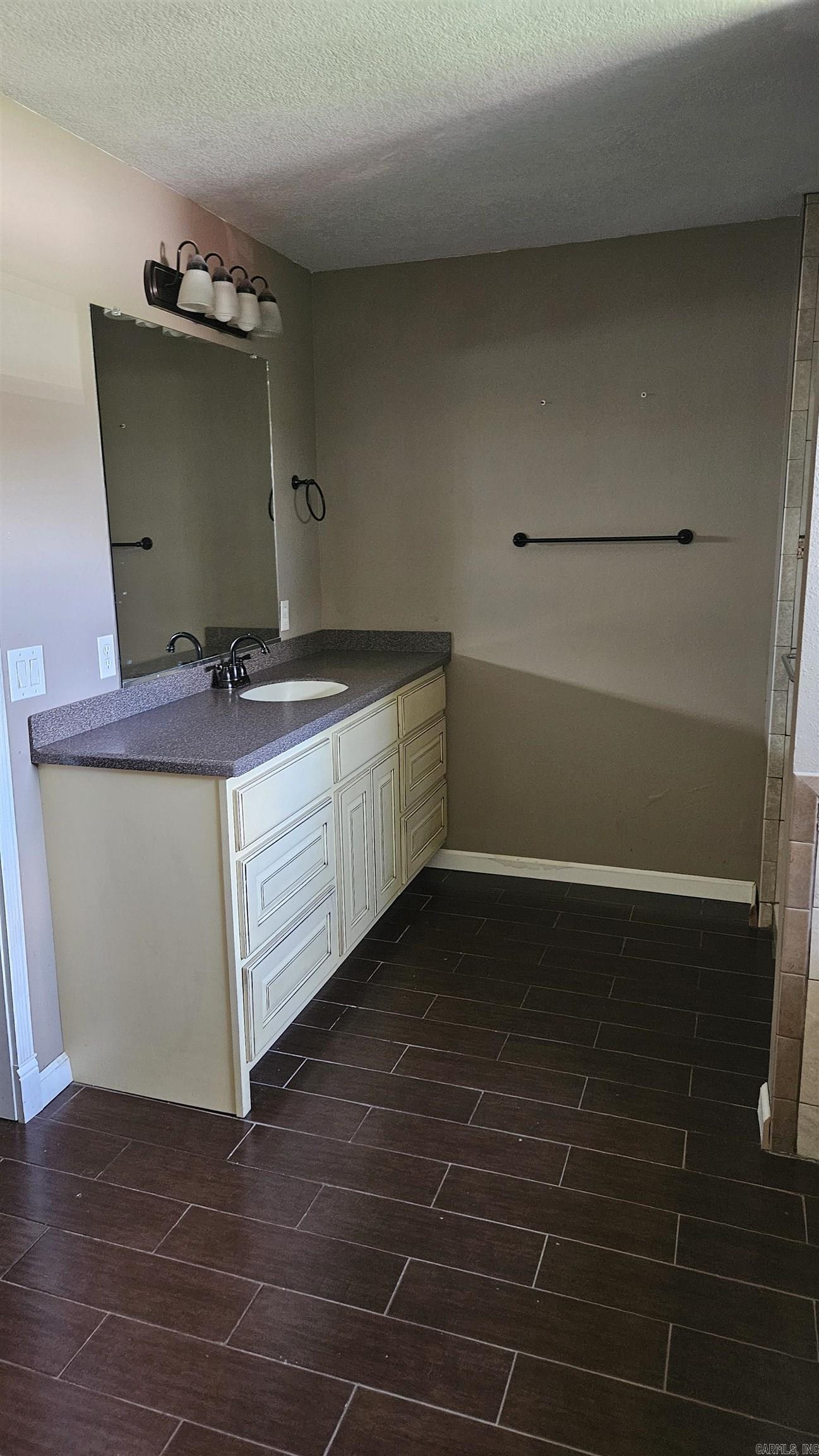 824 E 8th  Rector, AR