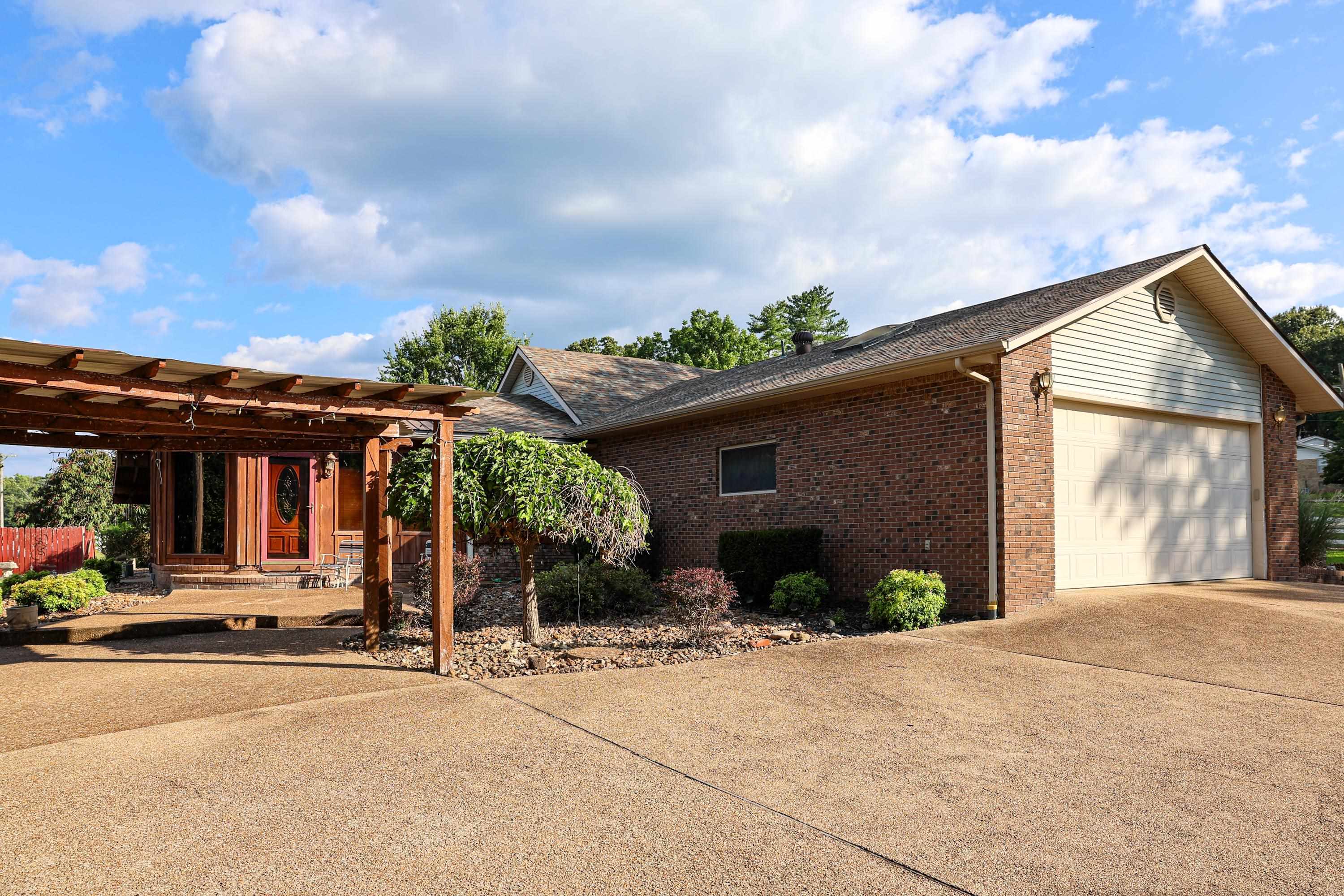 382 Riverview Drive  Mammoth Spring, AR