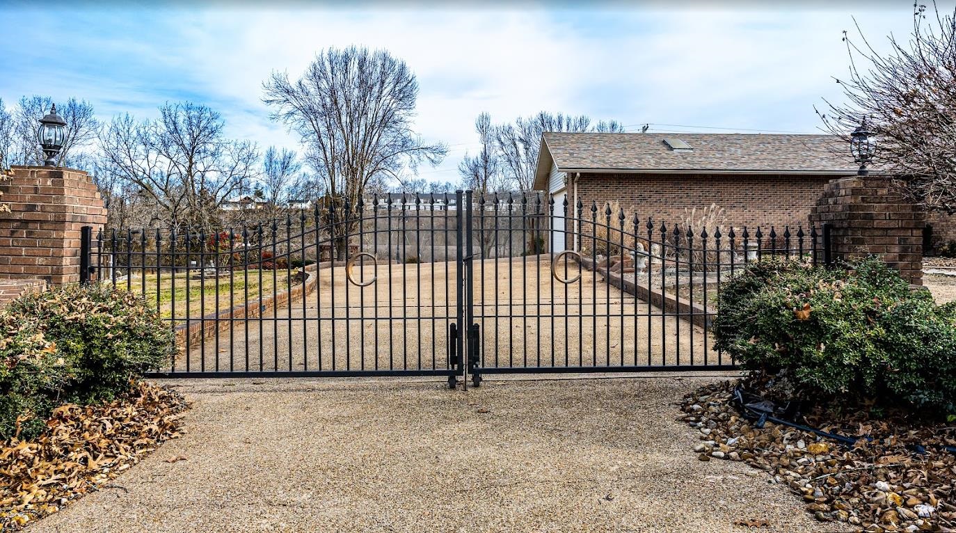 382 Riverview Drive  Mammoth Spring, AR