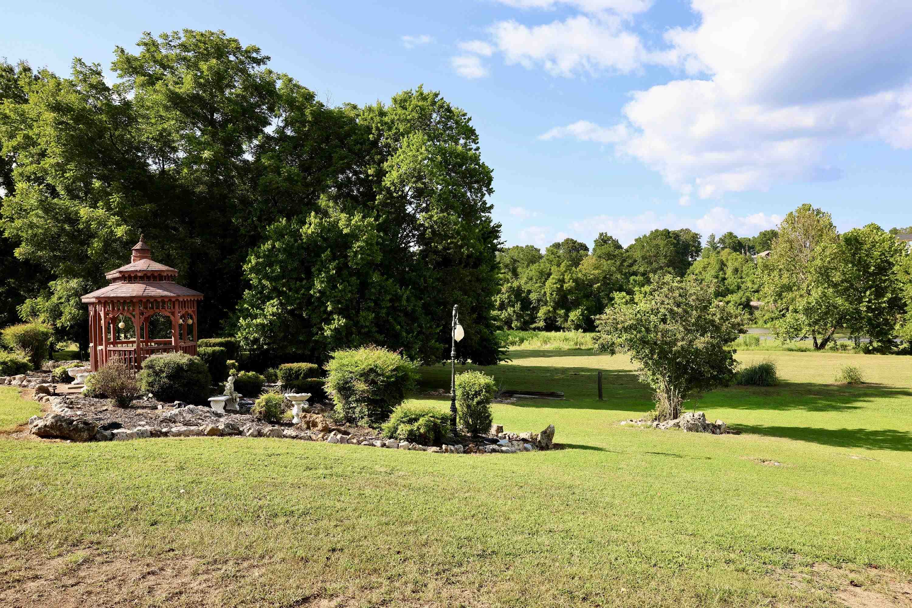 382 Riverview Drive  Mammoth Spring, AR
