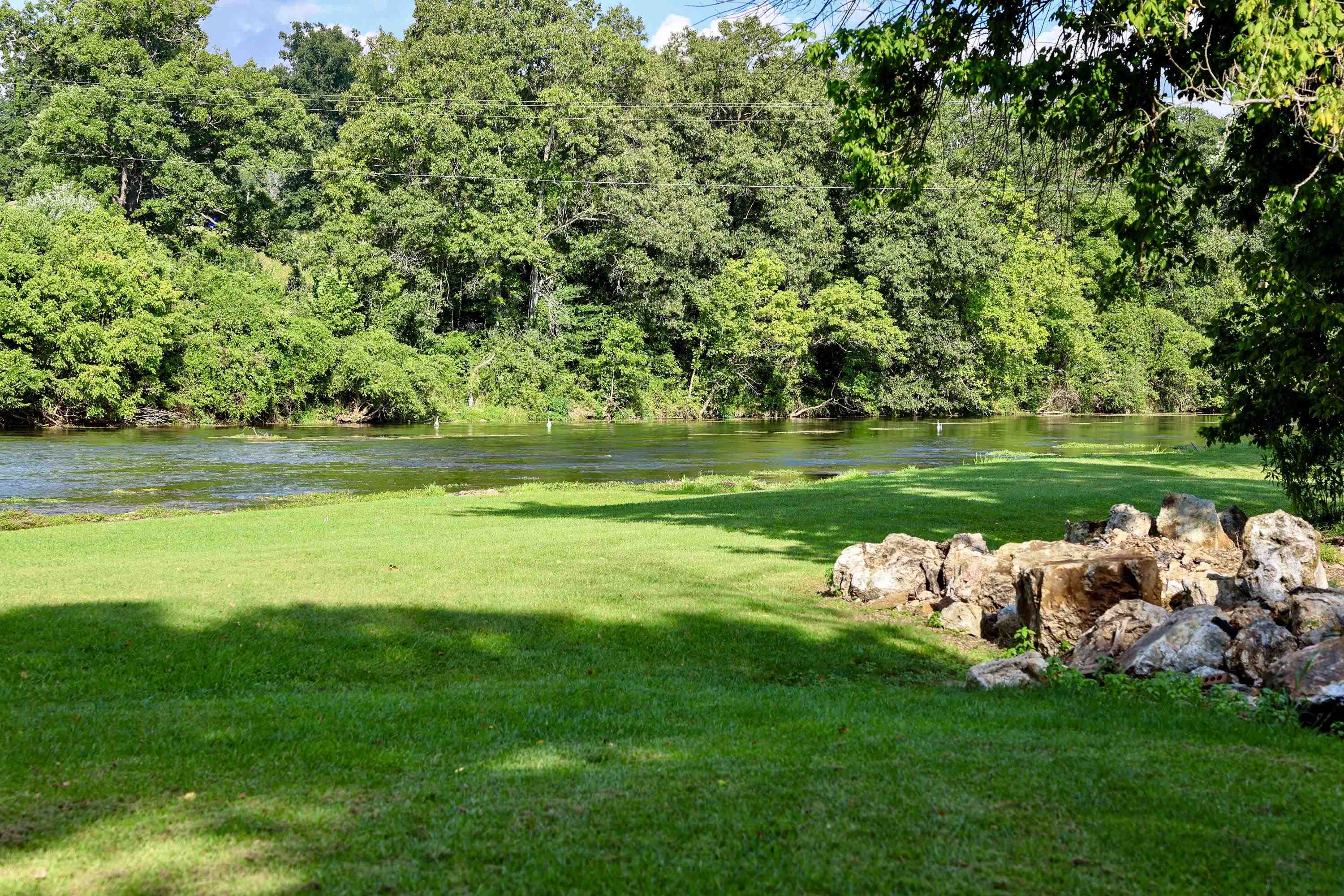 382 Riverview Drive  Mammoth Spring, AR