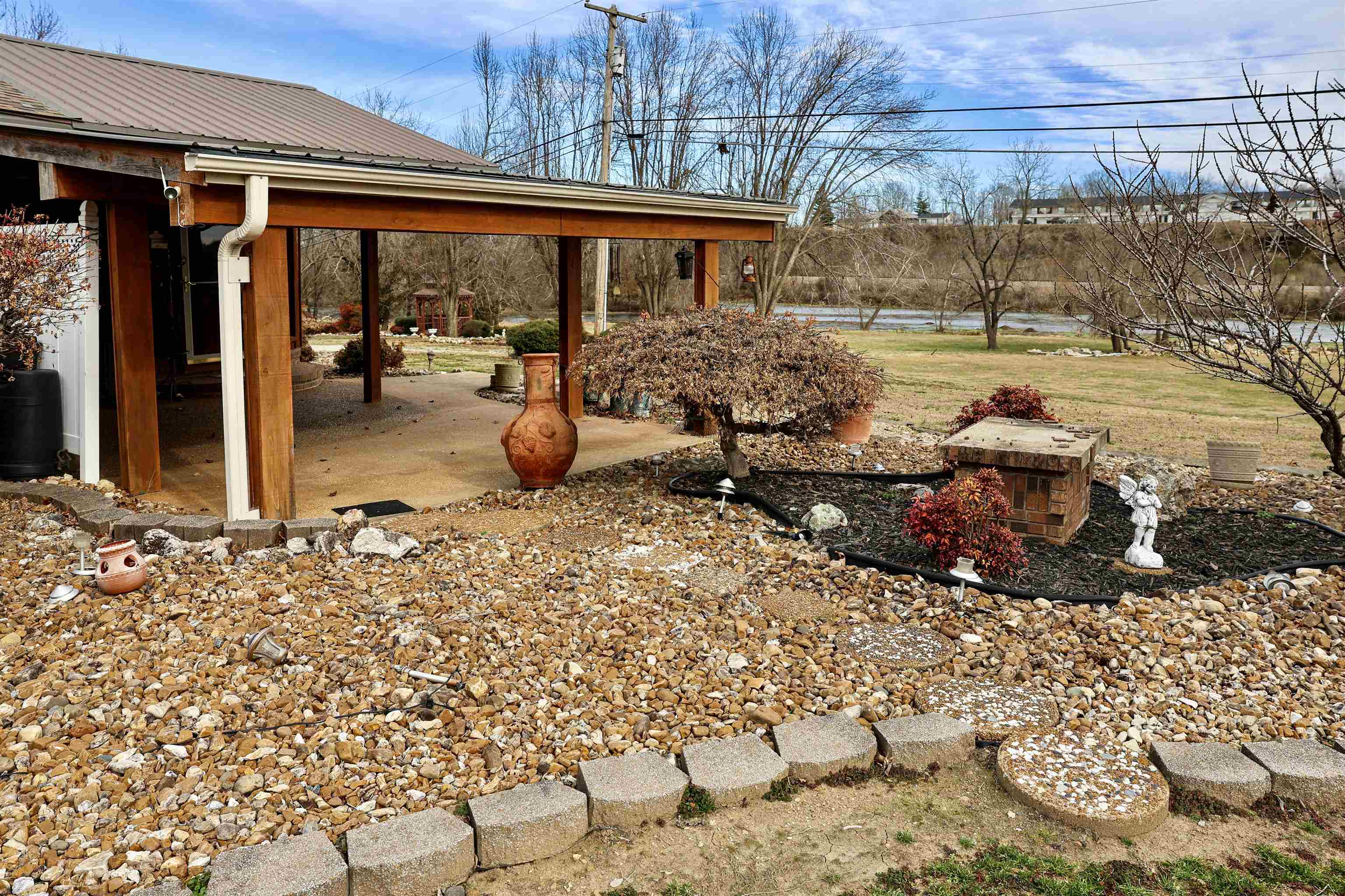 382 Riverview Drive  Mammoth Spring, AR