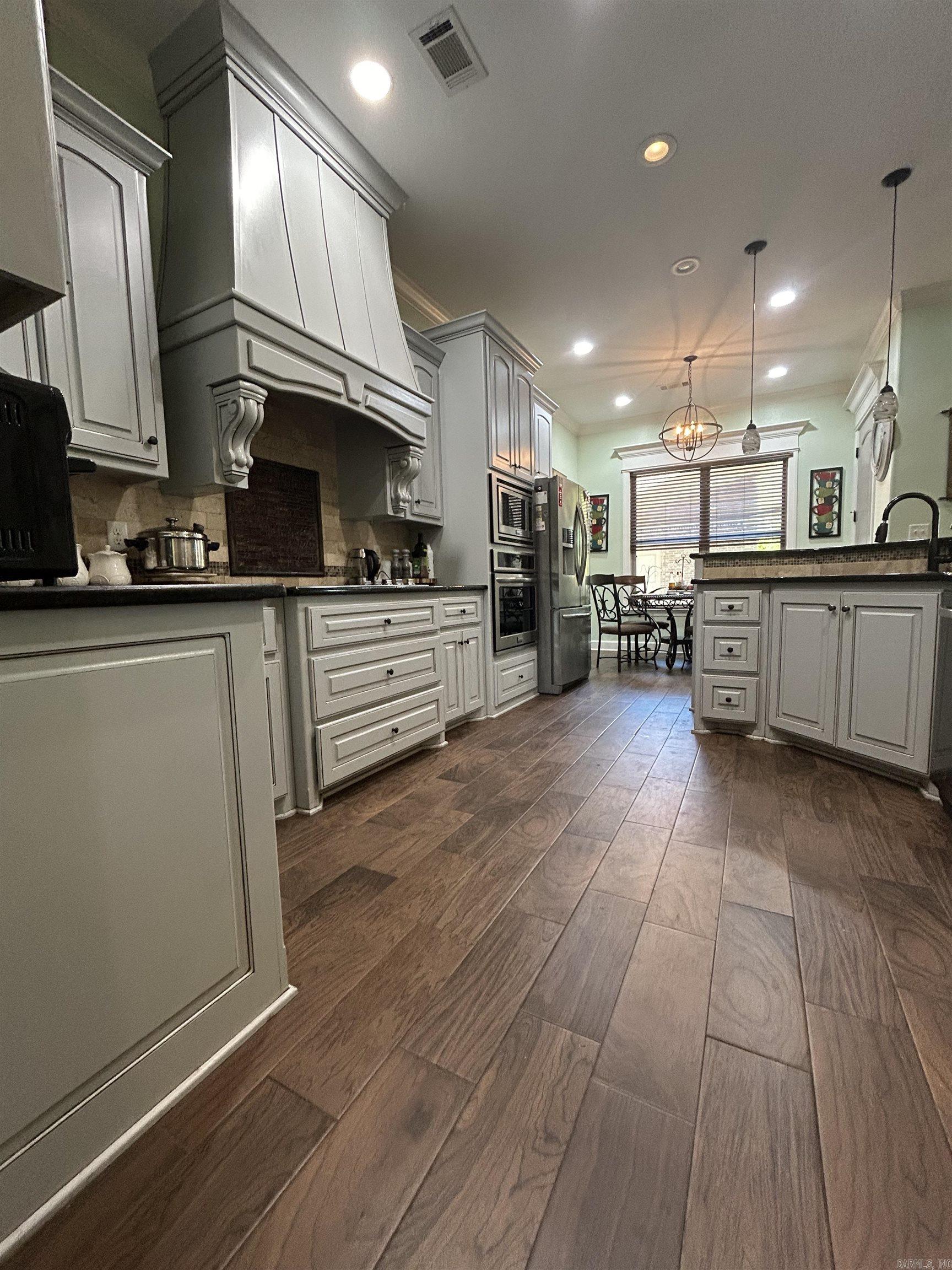 23 whispering  Alexander, AR