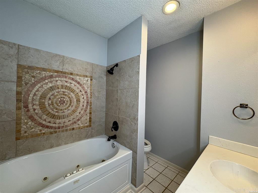 142 Lake Hamilton Drive Hot Springs, AR 71913