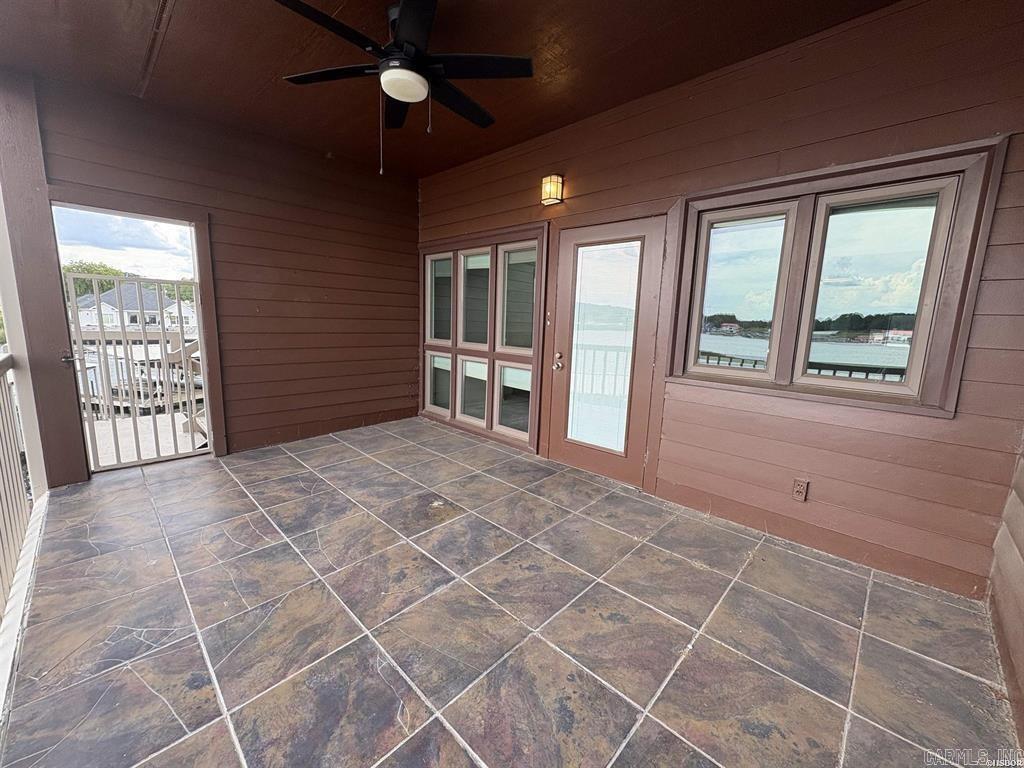 142 Lake Hamilton Drive Hot Springs, AR 71913