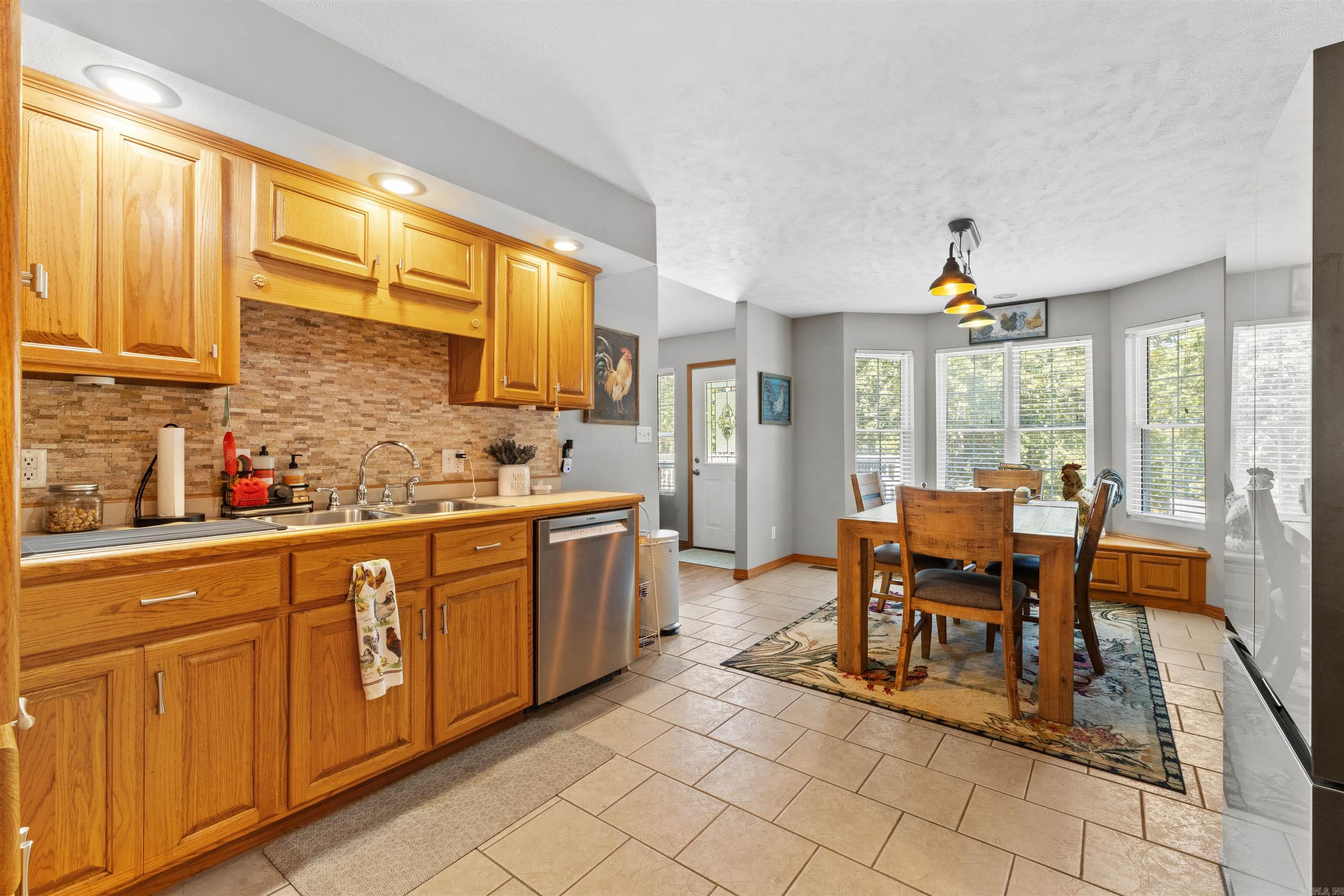 60 Red Fox Rd  Greers Ferry, AR