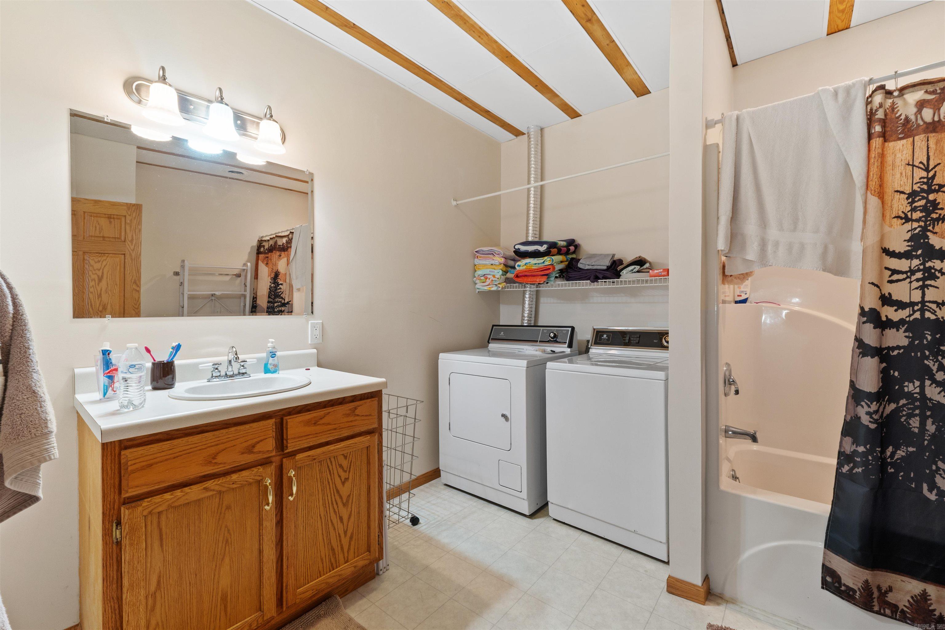 60 Red Fox Rd  Greers Ferry, AR