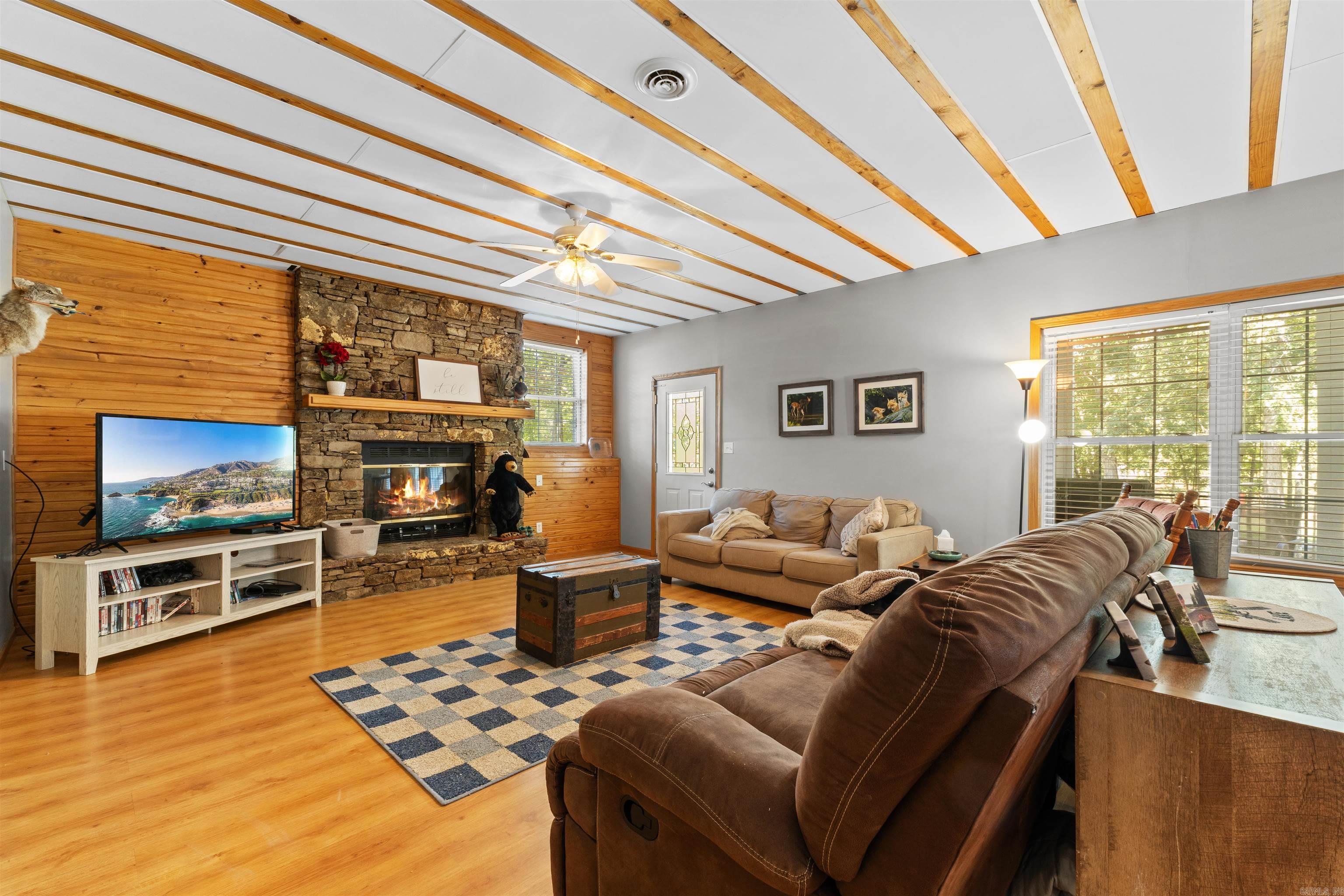 60 Red Fox Rd  Greers Ferry, AR