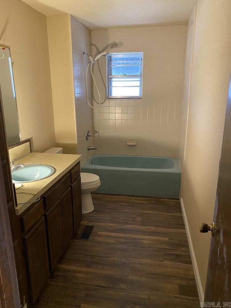 208 Lake St  Ola, AR