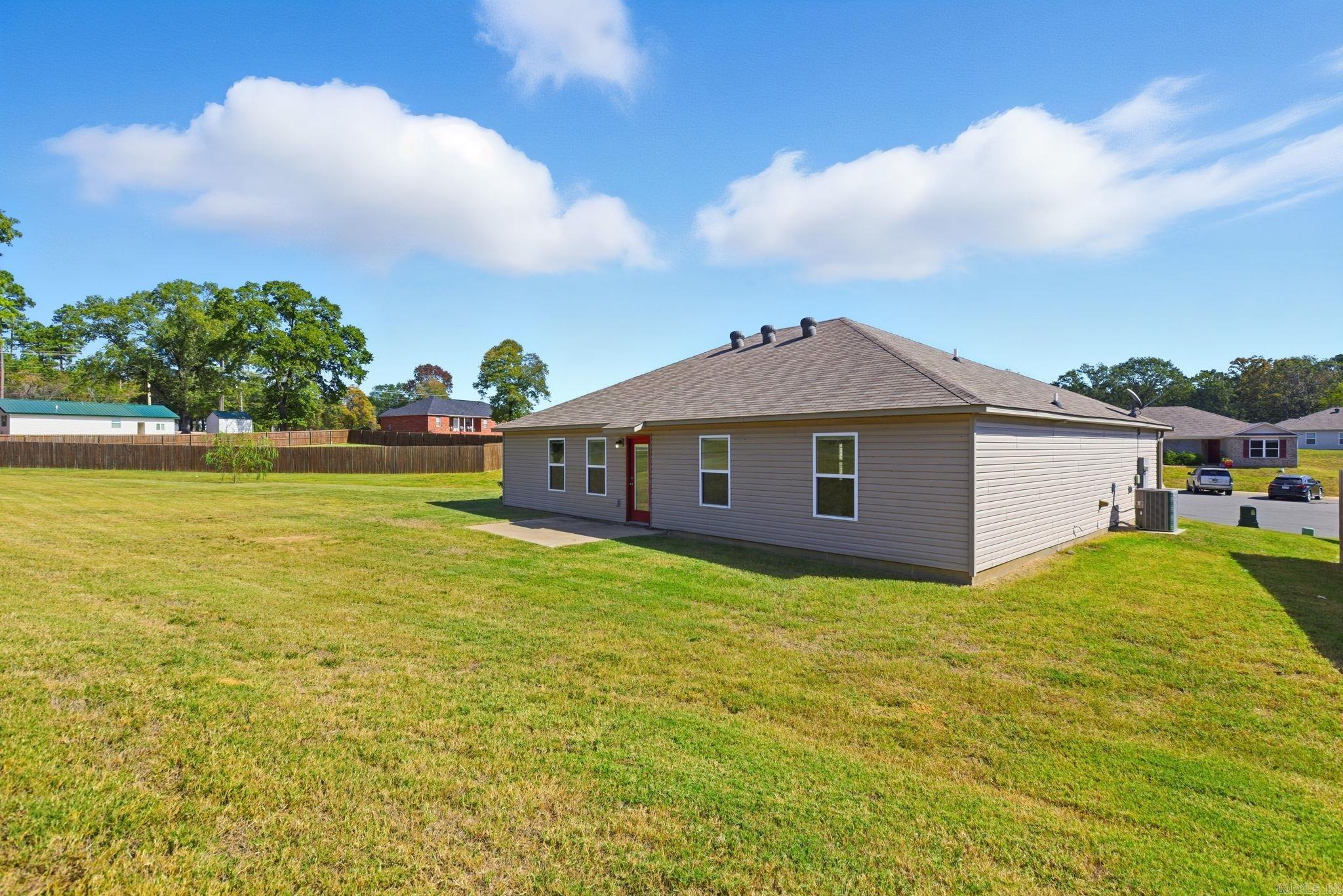 2421 Kenneth Dr.  Benton, AR
