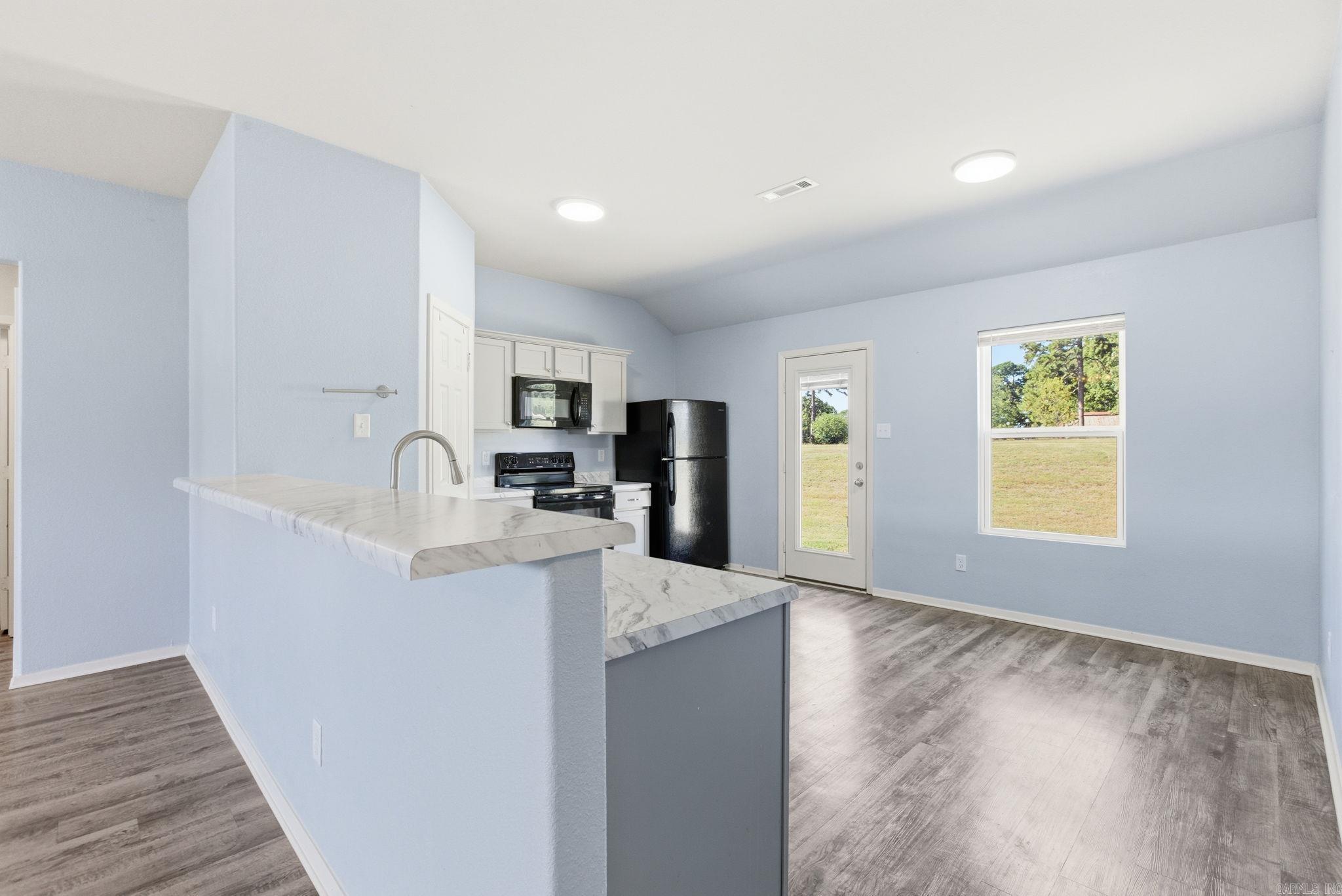 2421 Kenneth Dr.  Benton, AR