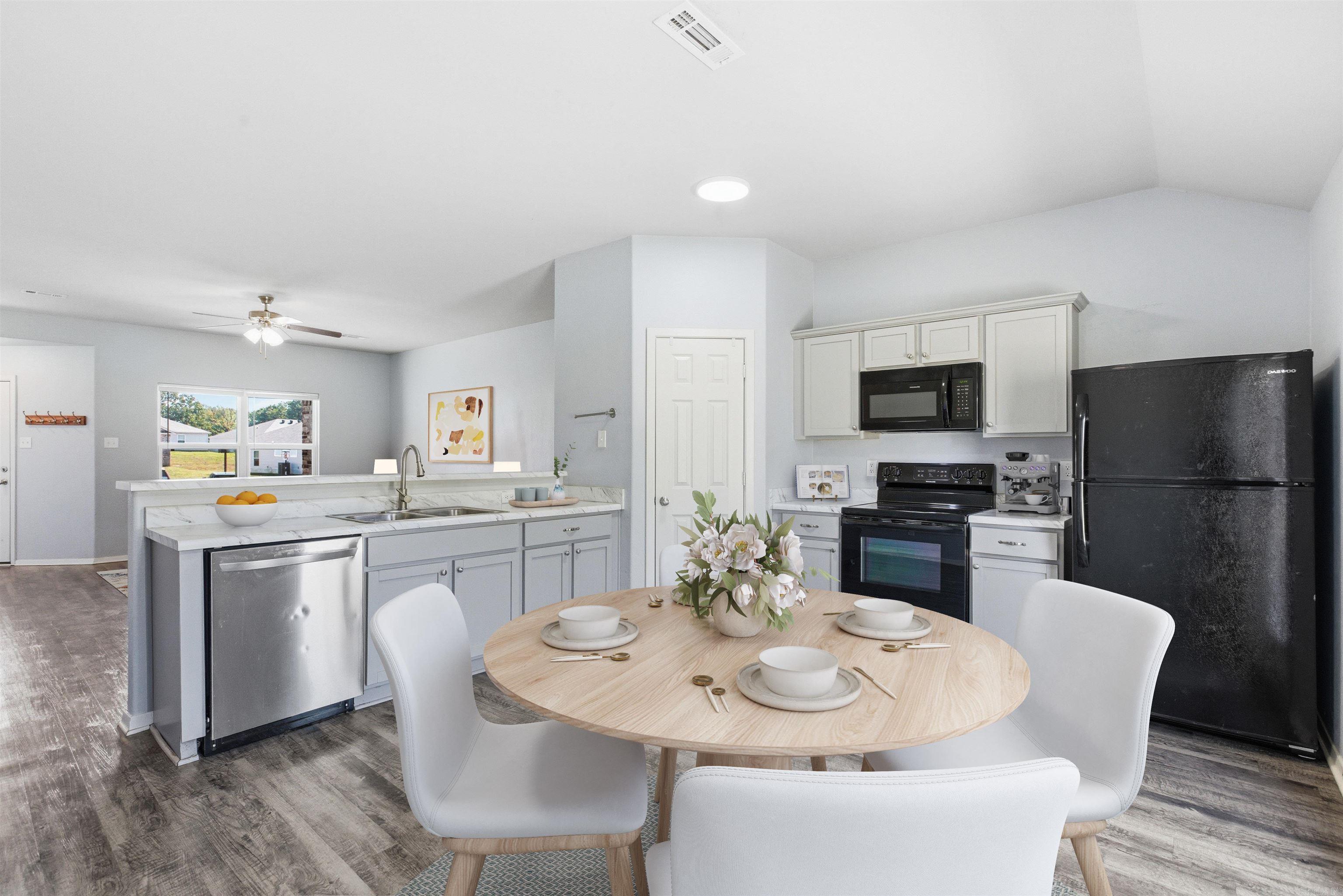 2421 Kenneth Dr.  Benton, AR