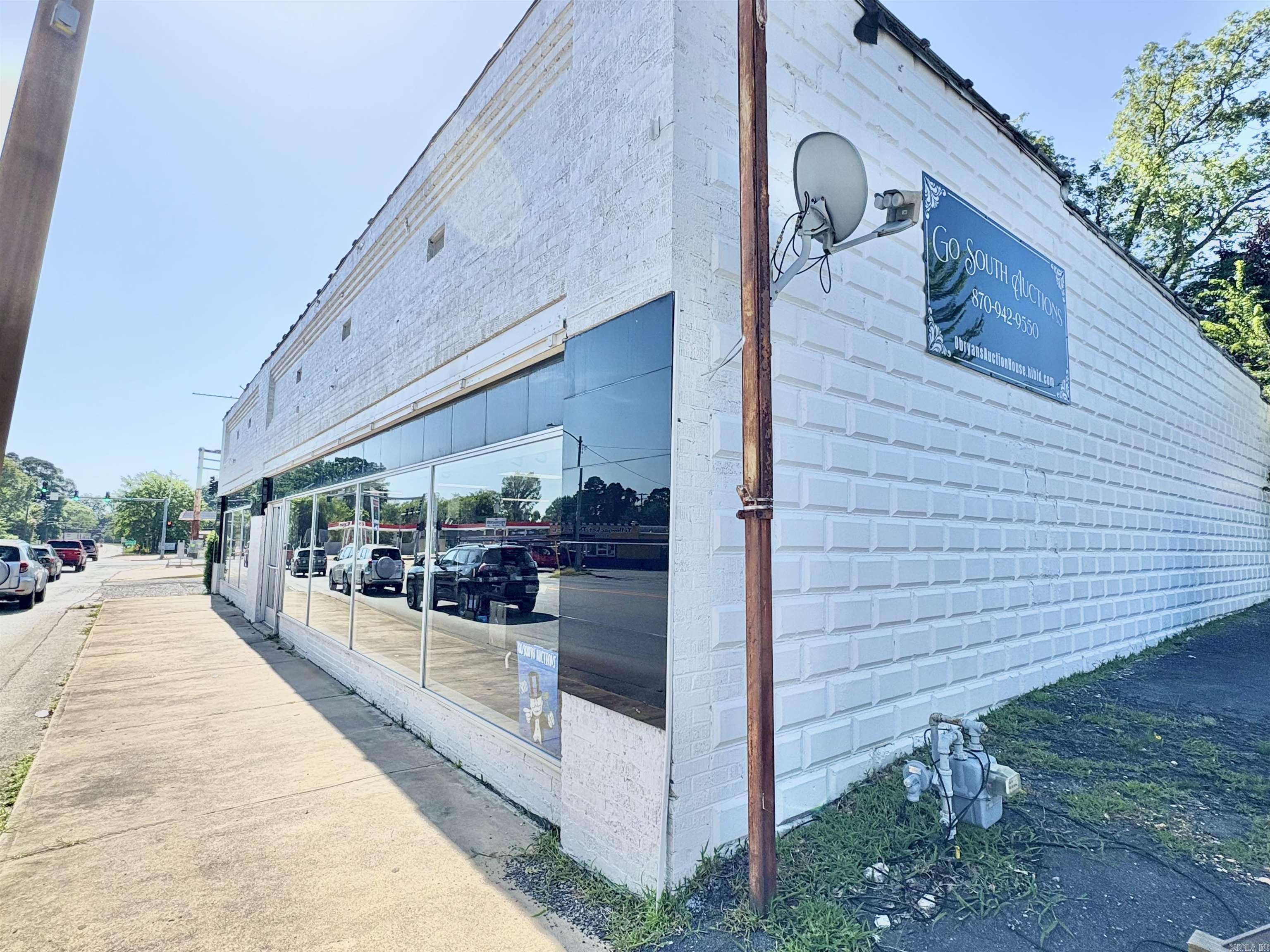 105 E Center  Sheridan, AR