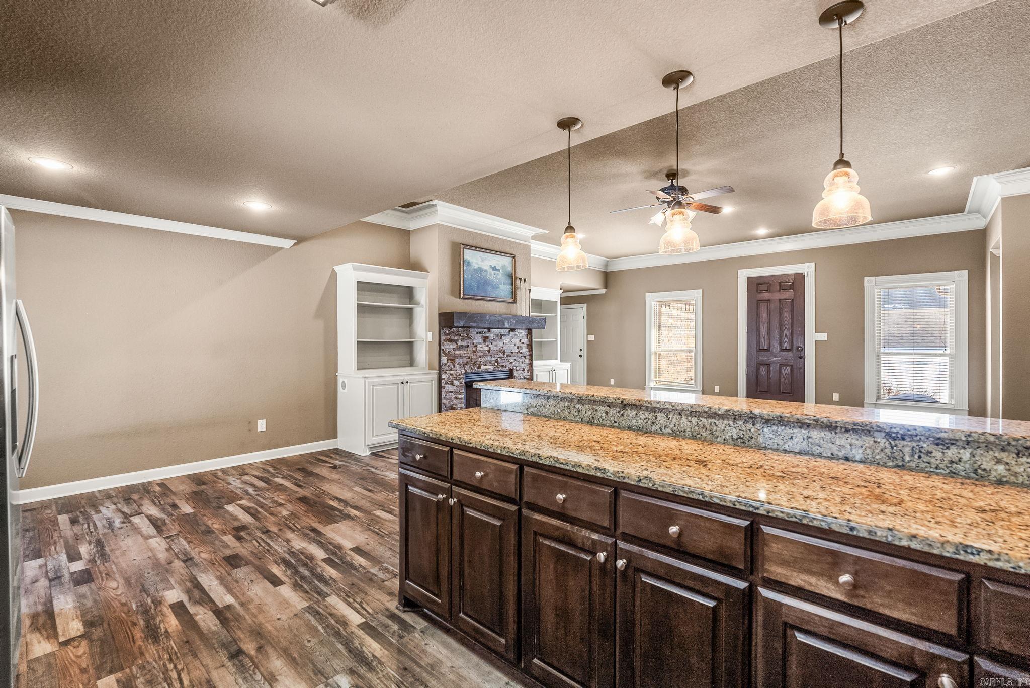 160 Creekside  Austin, AR