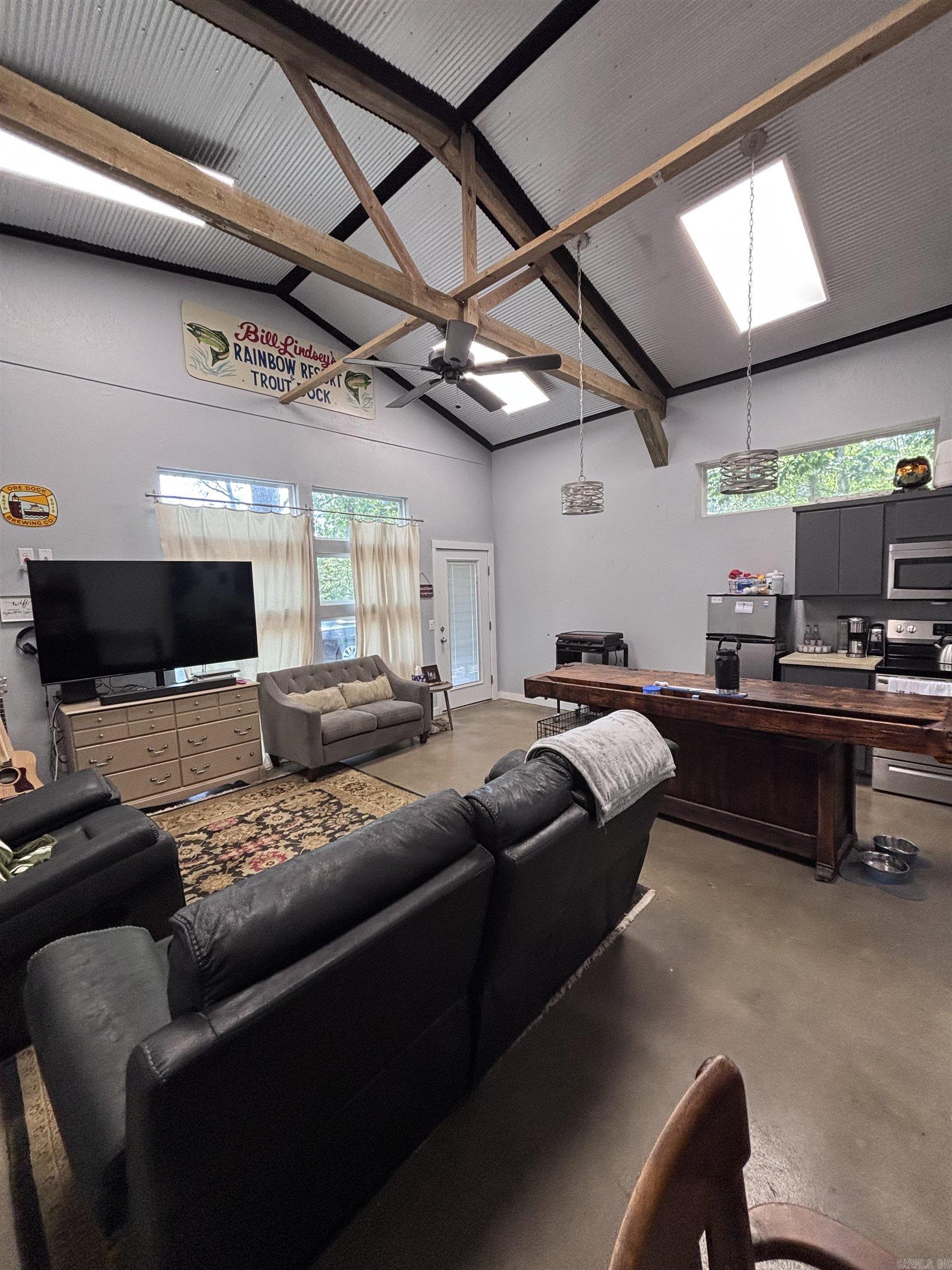 100 Rainbow  Heber Springs, AR