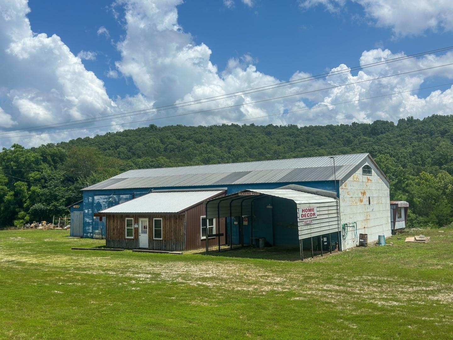 2275 Highway 63  Hardy, AR