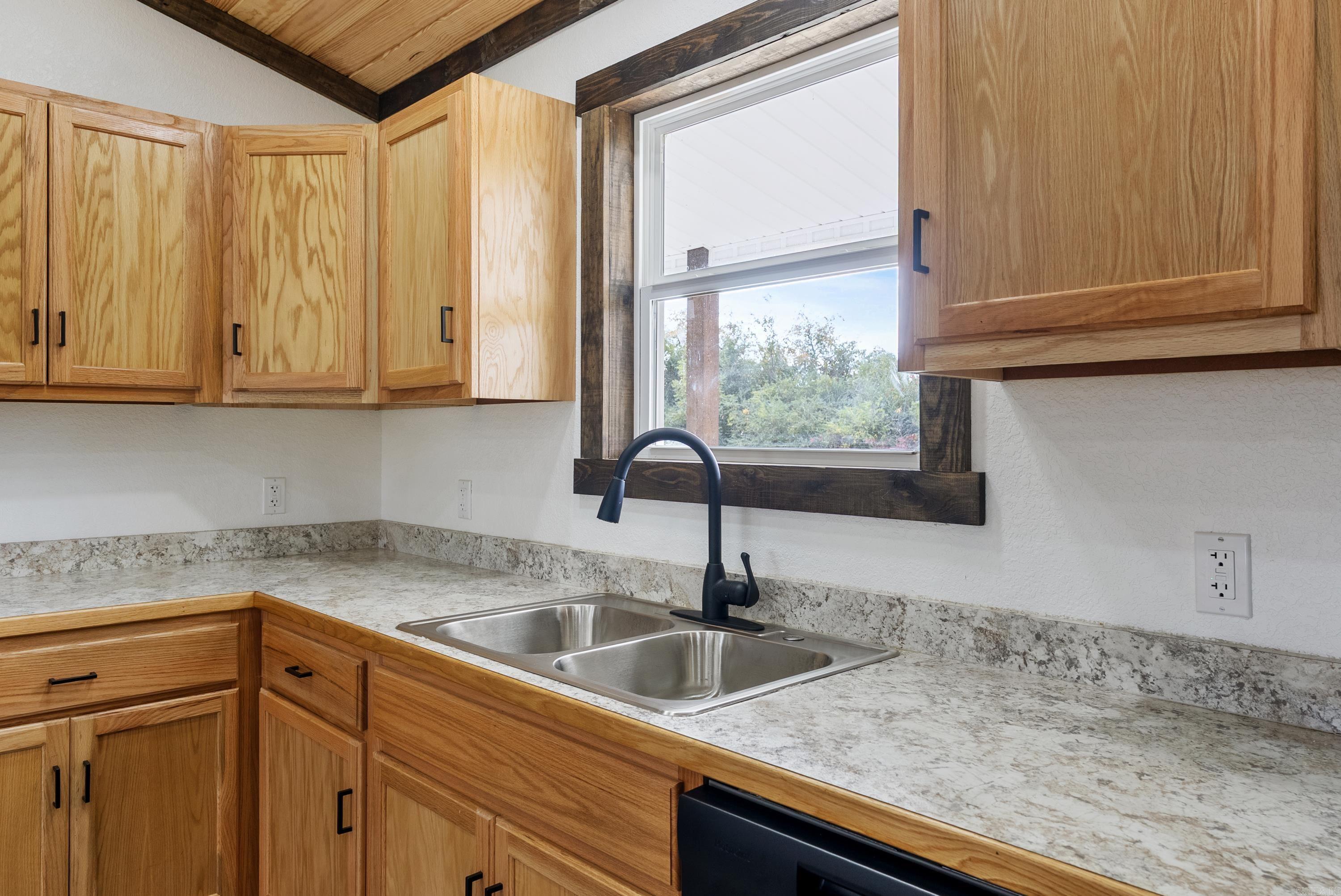 642 School  Rose Bud, AR