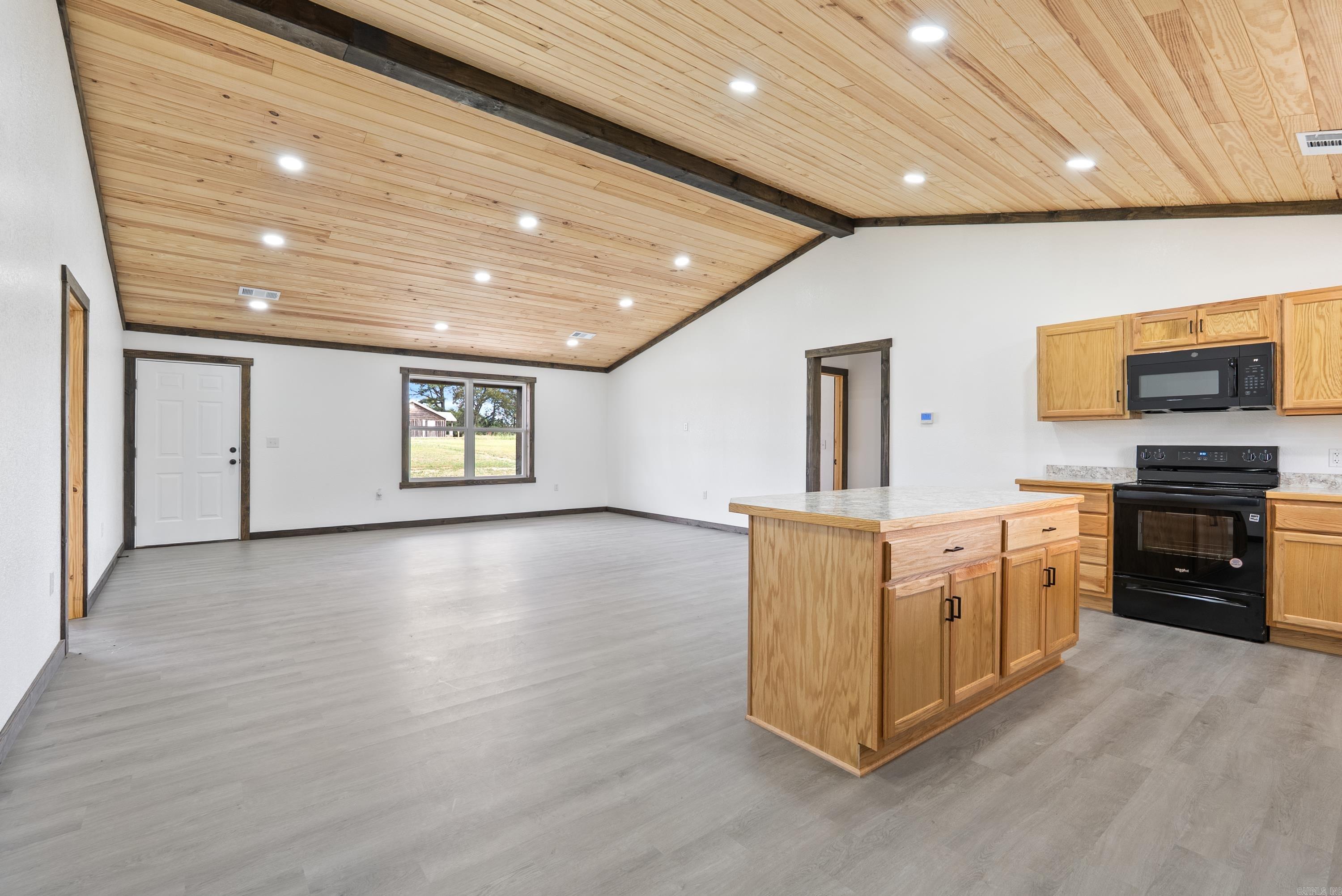 642 School  Rose Bud, AR