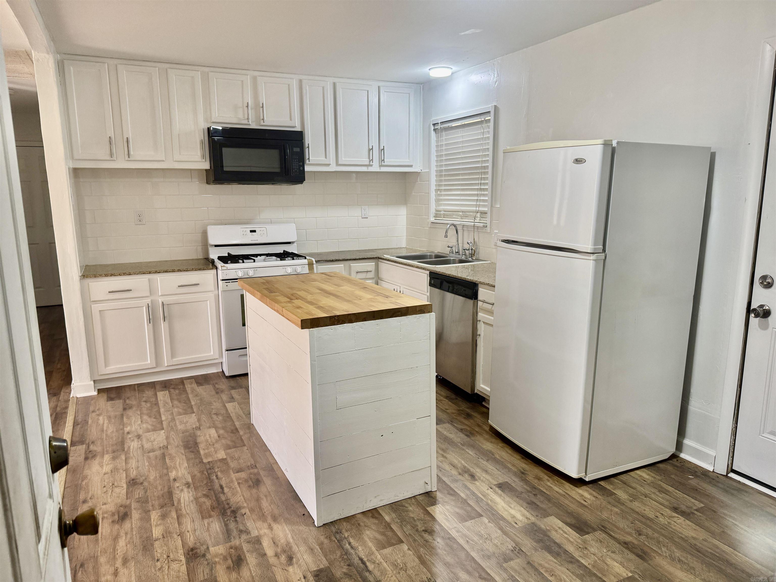 1503 Collins Dr.  Pine Bluff, AR