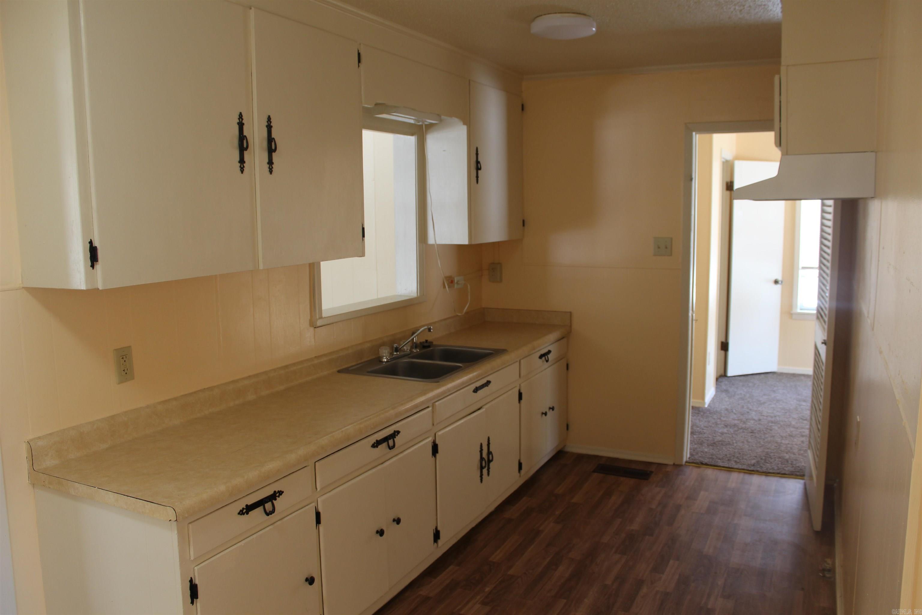 500 CHERRY Drive Hope, AR 71801