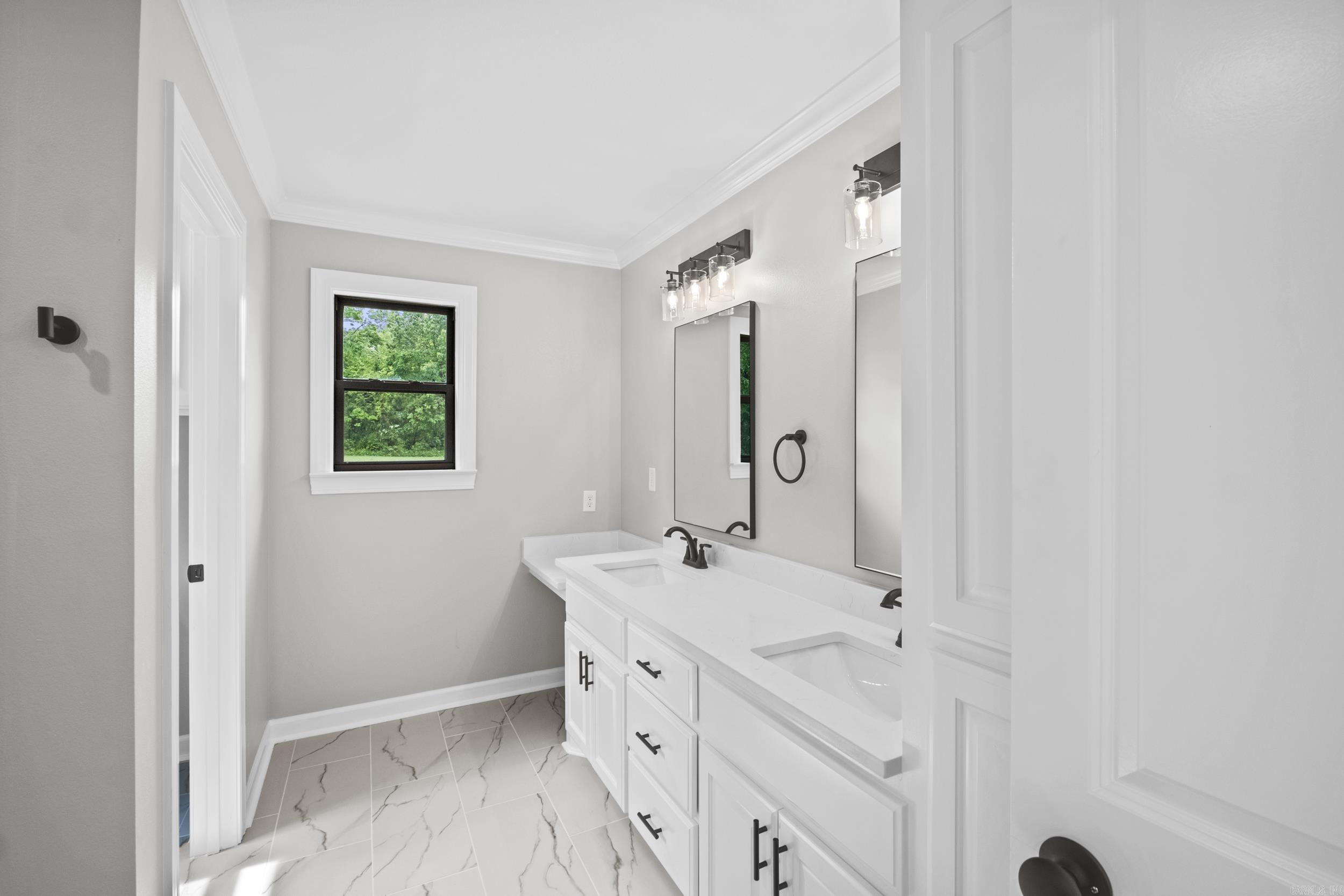 22 Ledrick  Mayflower, AR