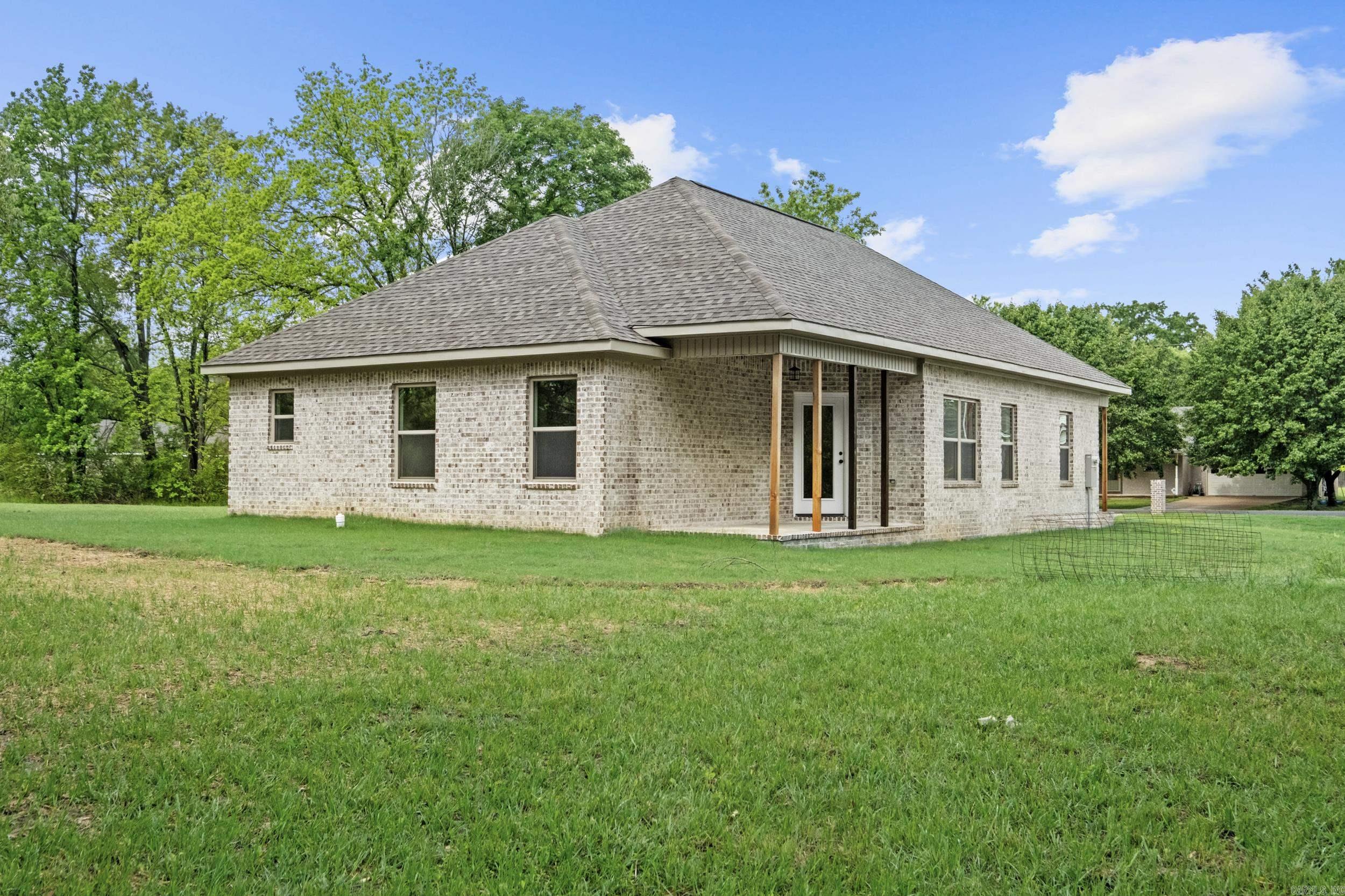 22 Ledrick  Mayflower, AR