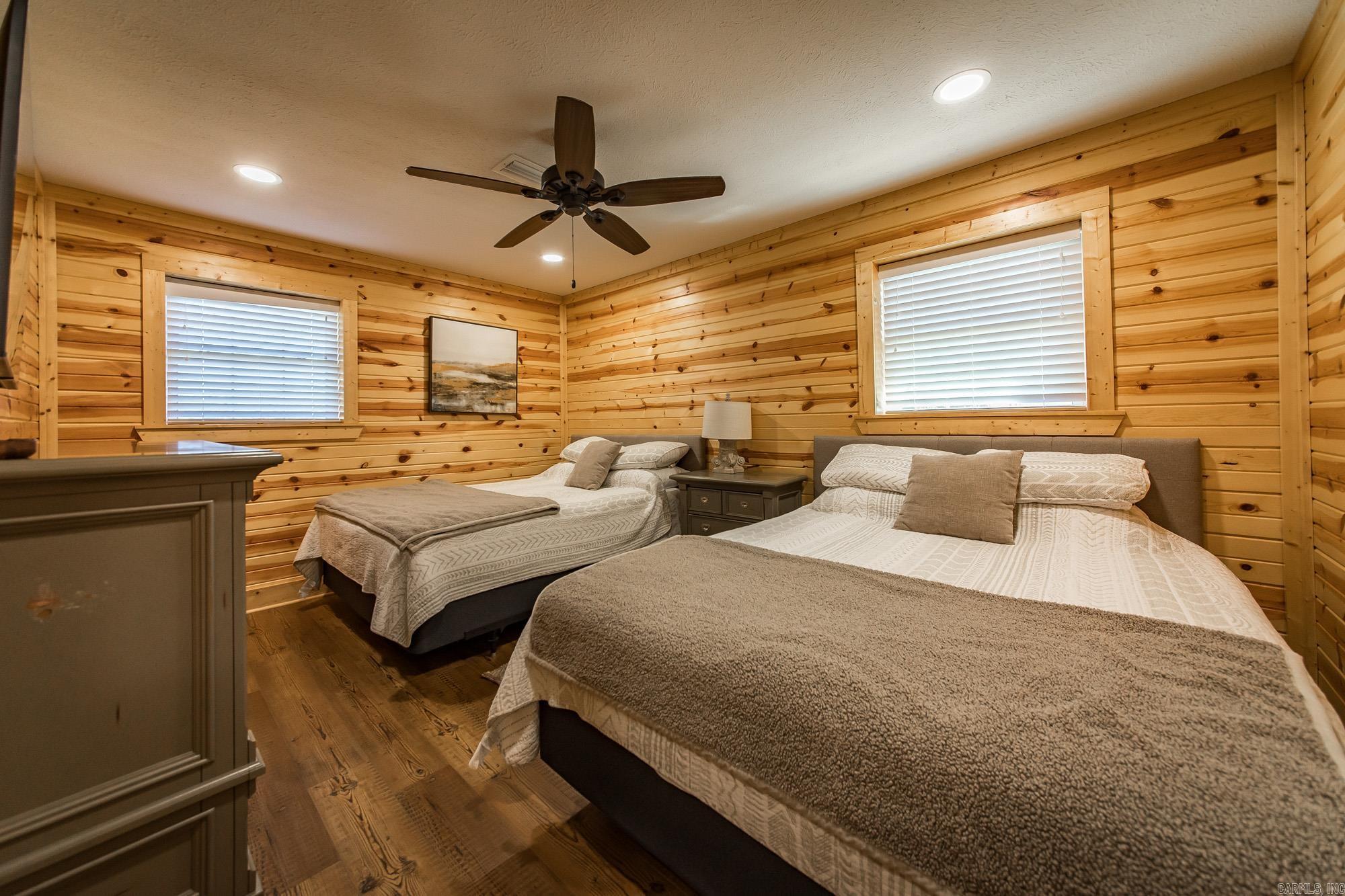 75 Stark Avenue  Greers Ferry, AR