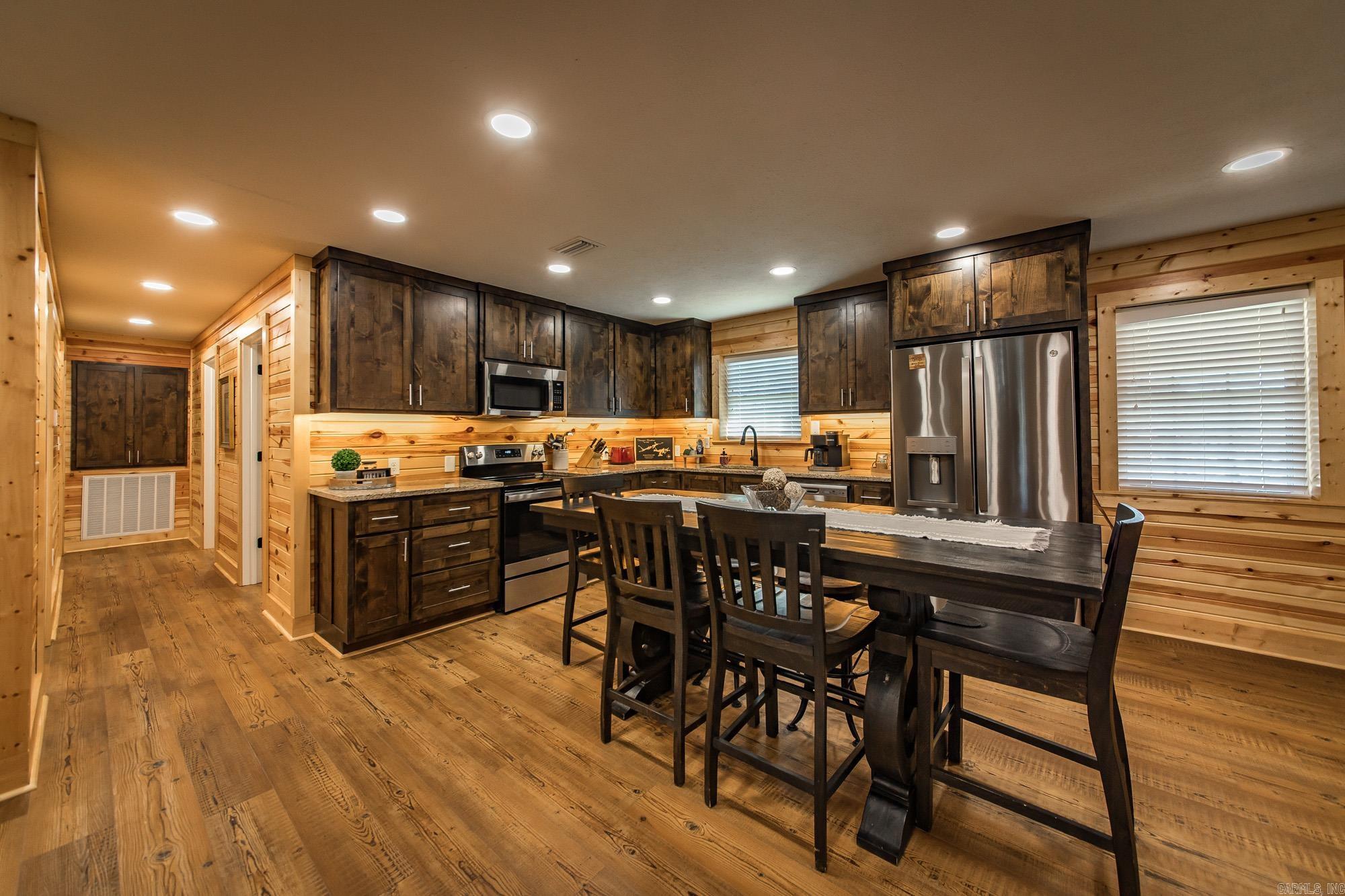 75 Stark Avenue  Greers Ferry, AR