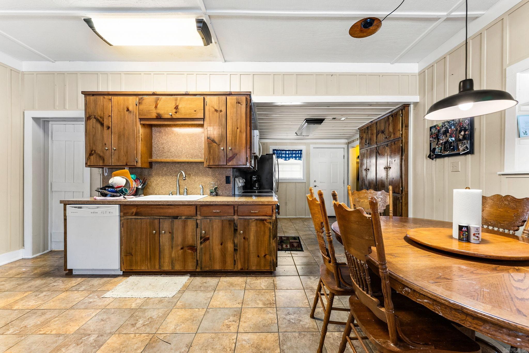 590 S Hwy 29  Delight, AR