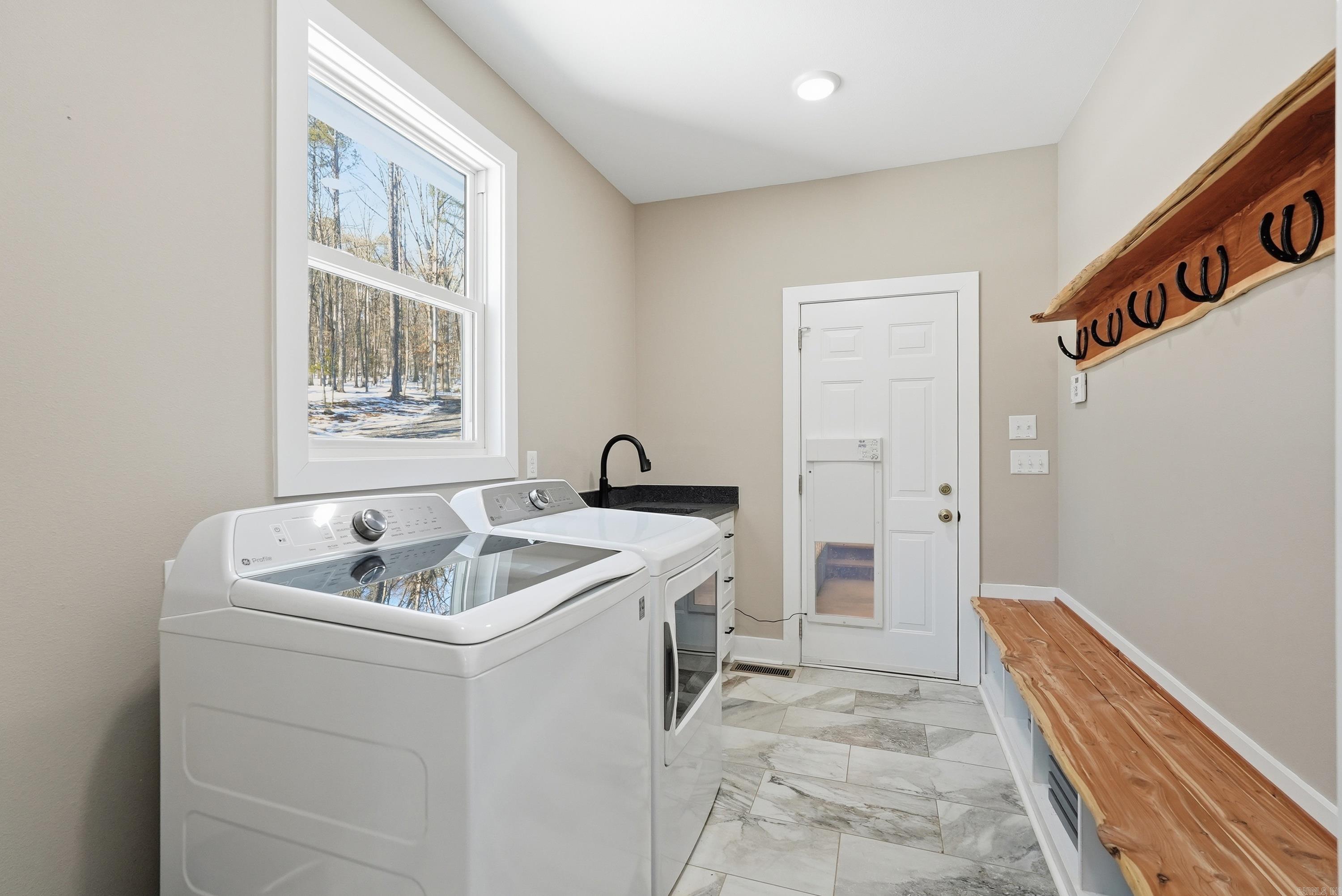 550 Leech Dr. Shirley, AR 72153