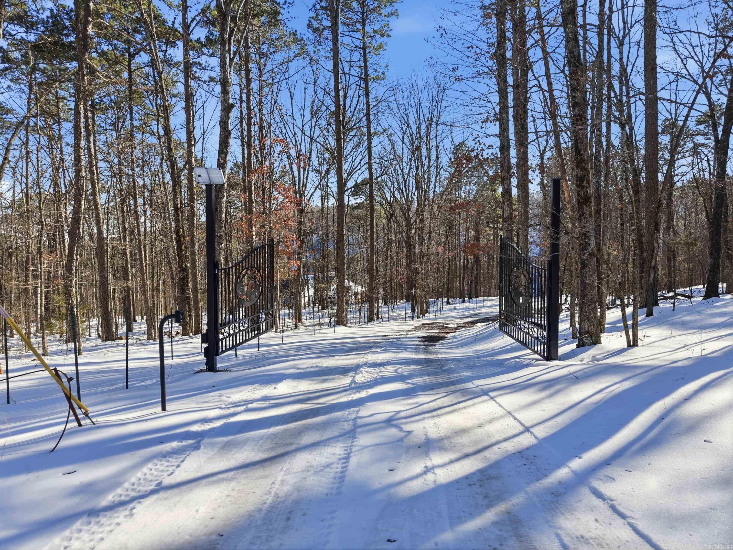 550 Leech Dr. Shirley, AR 72153