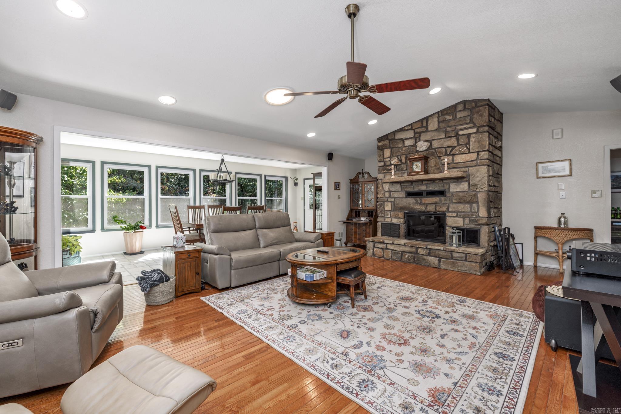 7 Montanes  Hot Springs Village, AR