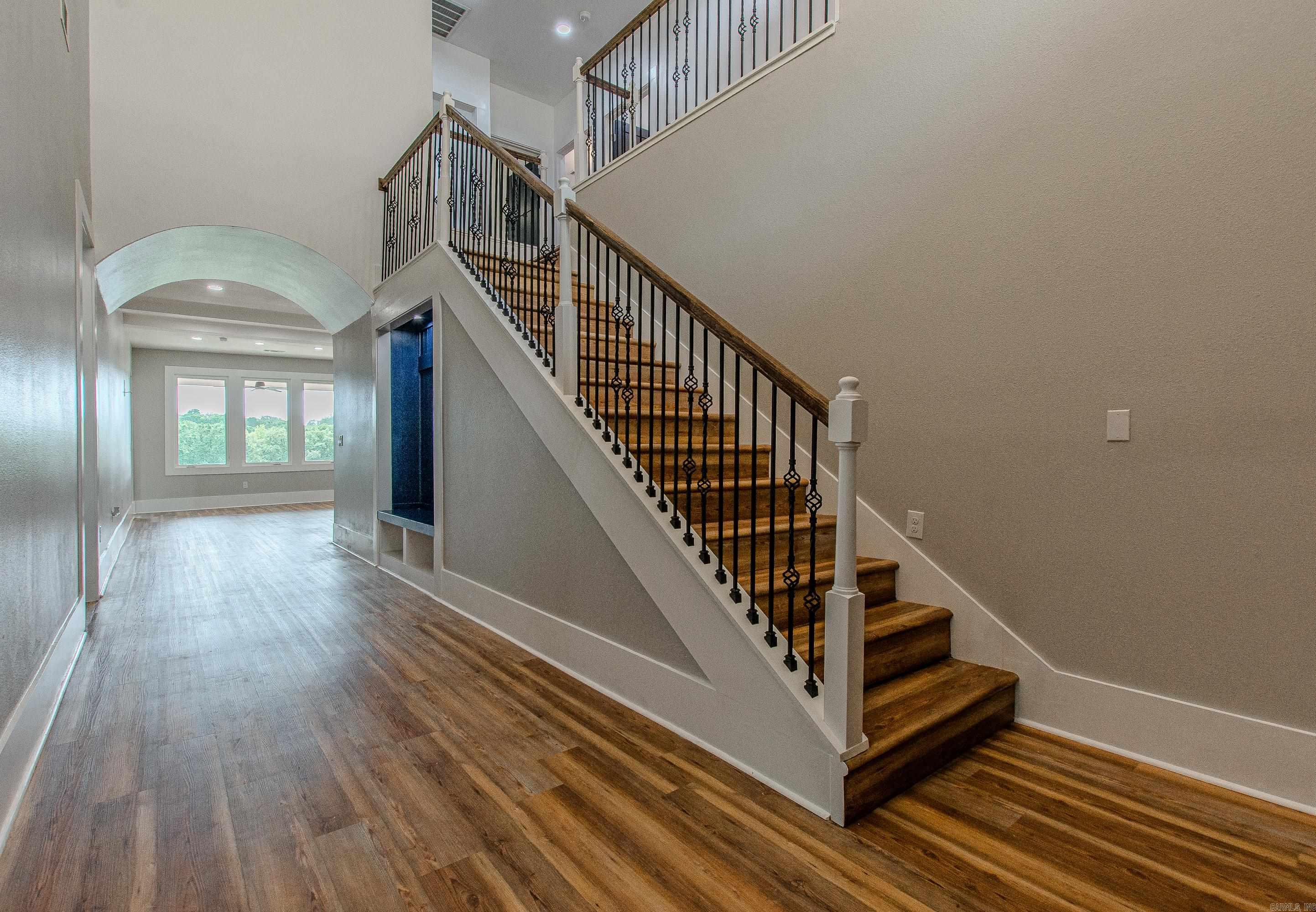 7921 Kanis Oaks Dr  Little Rock, AR