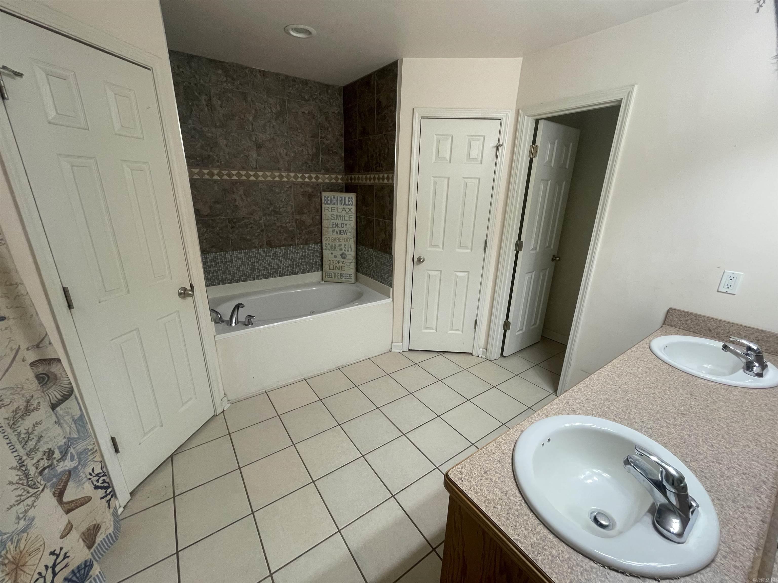 8 Summit  Sheridan, AR