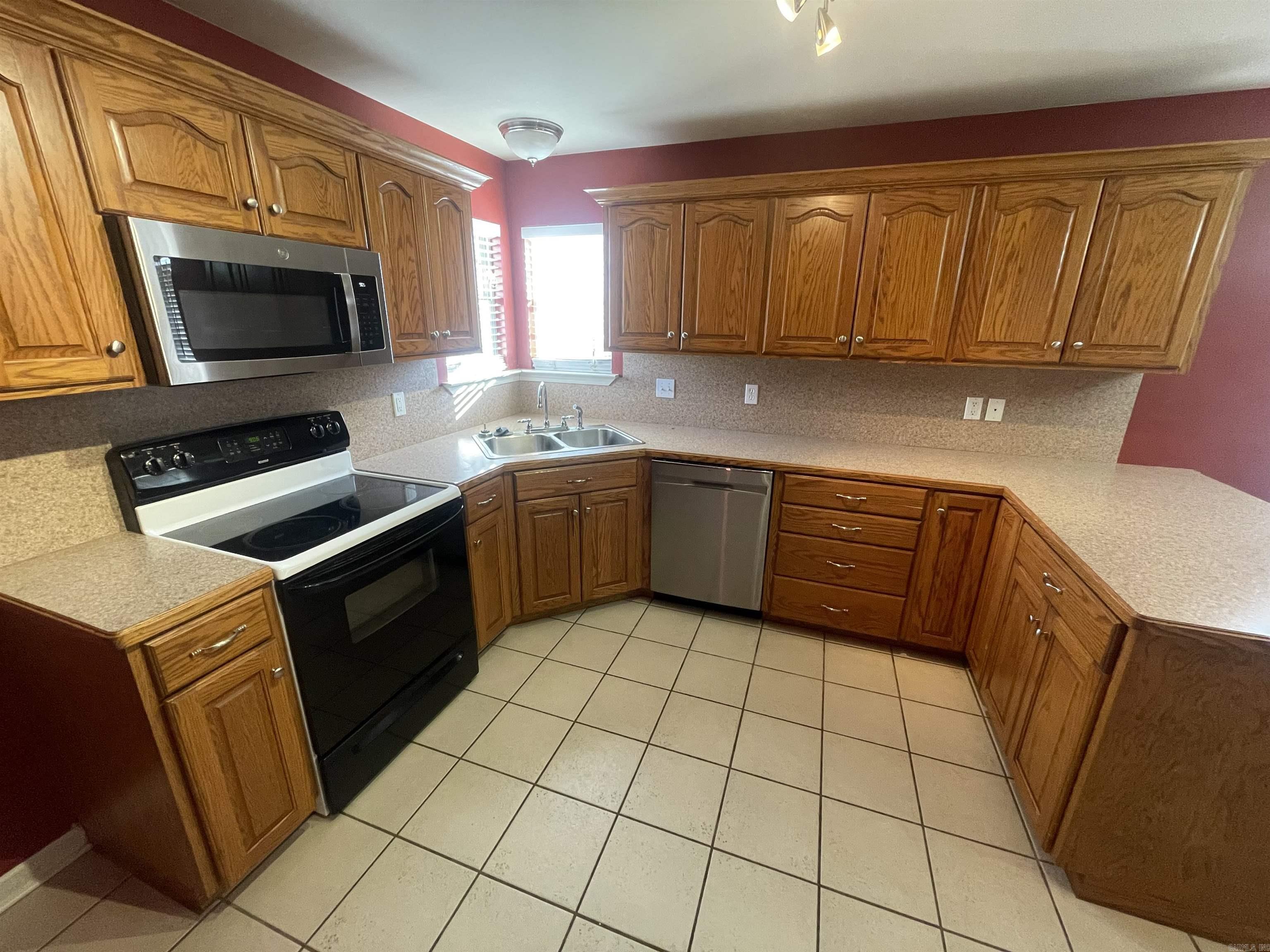 8 Summit  Sheridan, AR