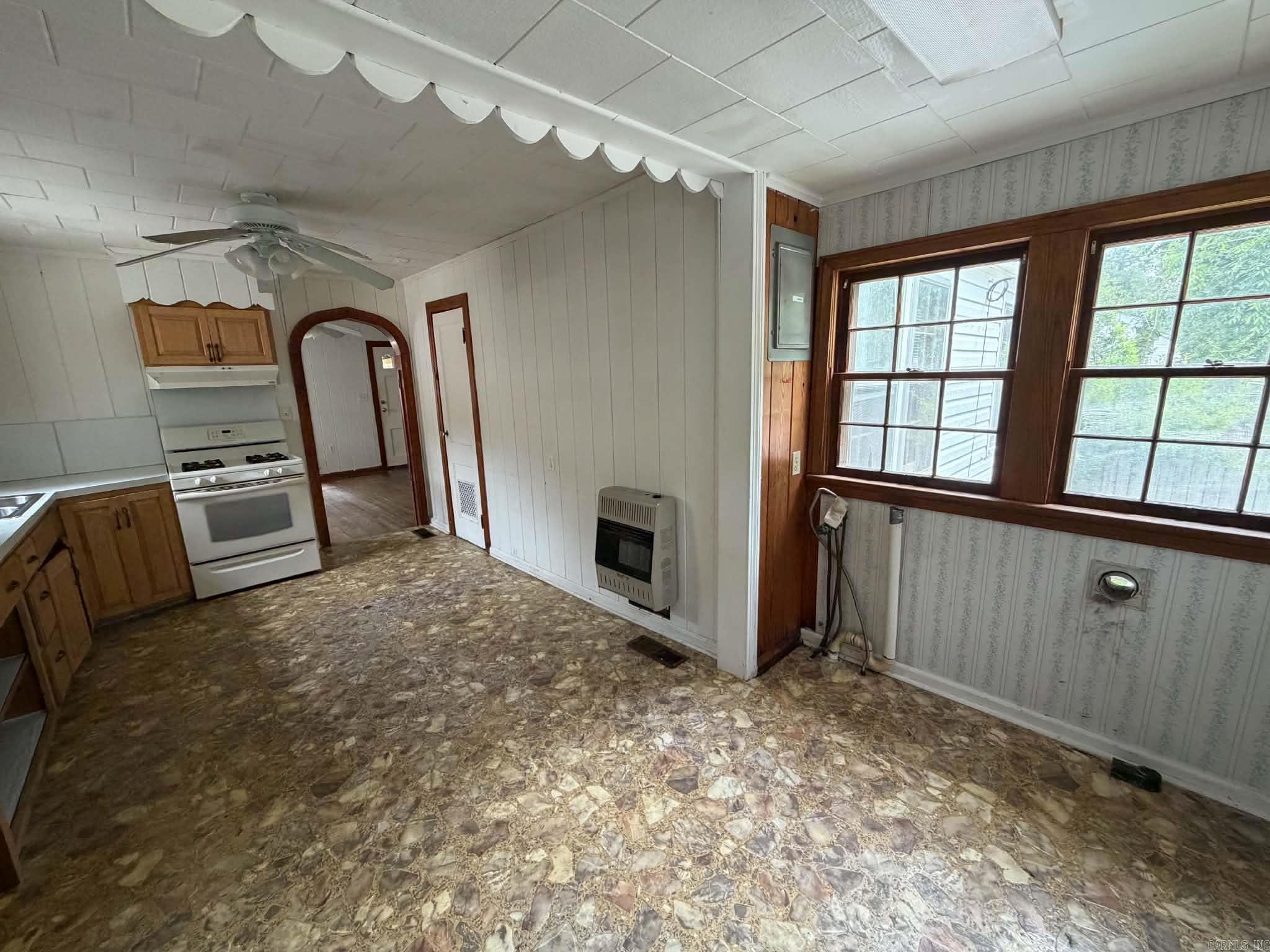 594 N 5th  Piggott, AR