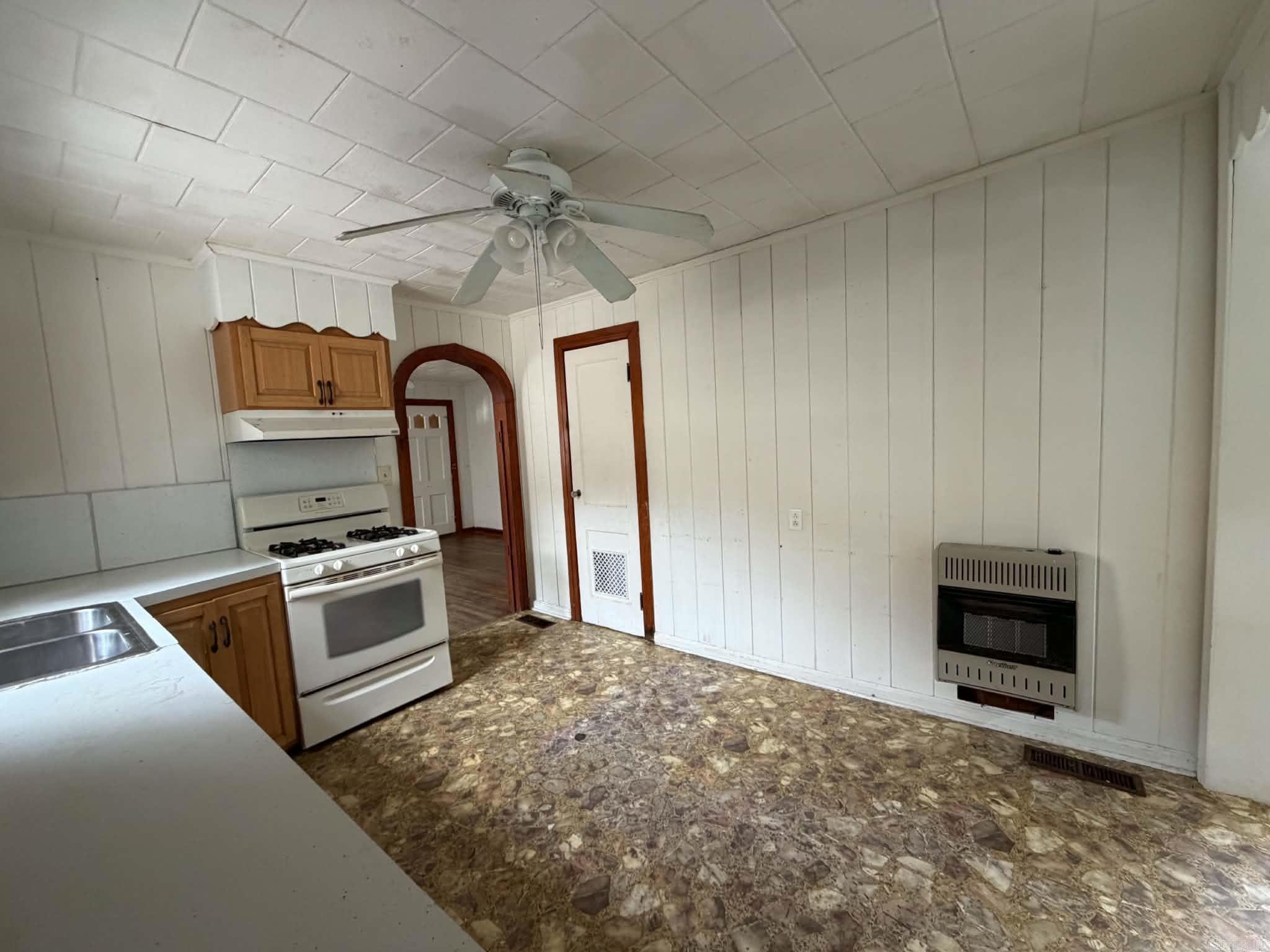 594 N 5th  Piggott, AR