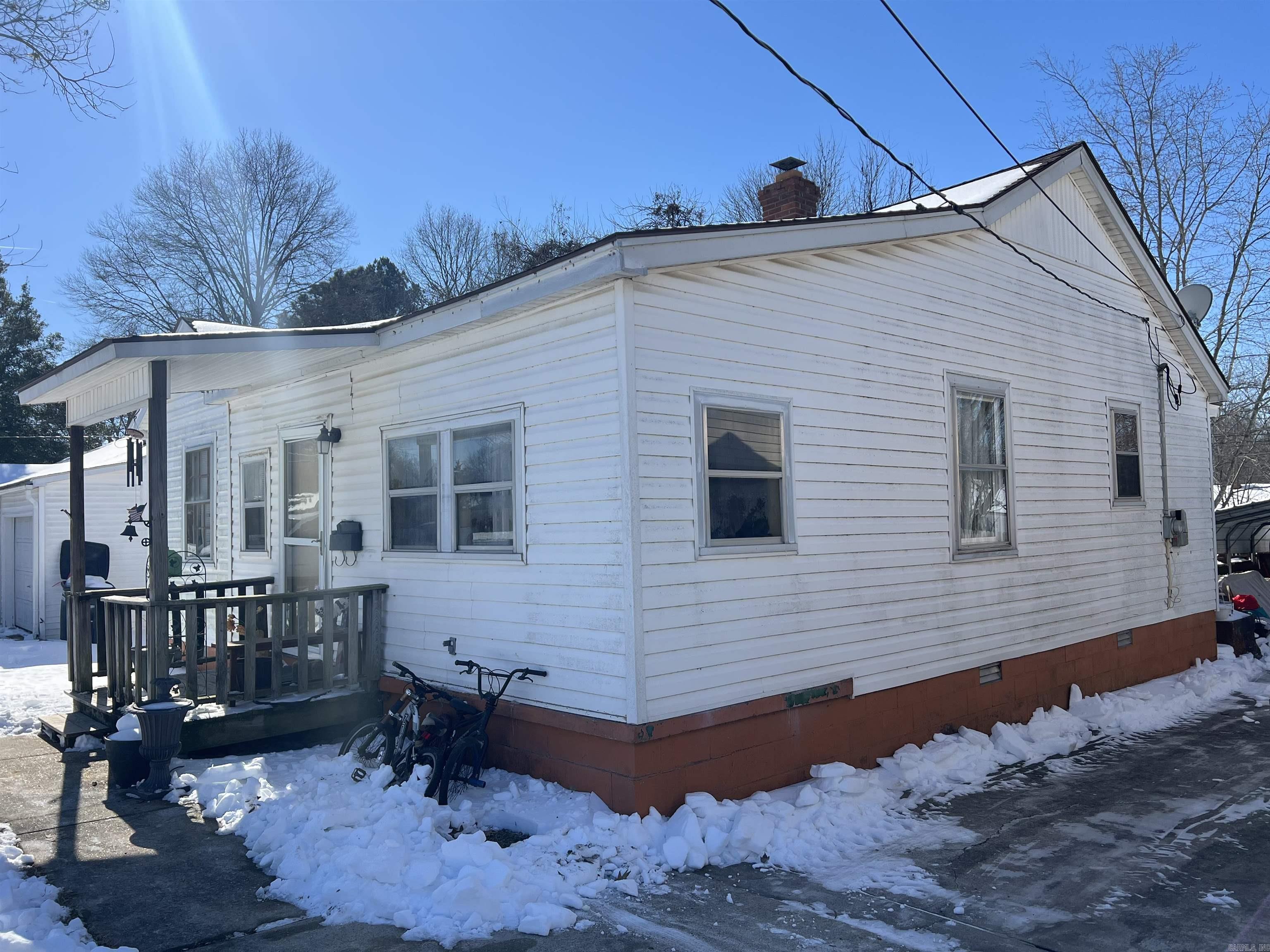 594 N 5th  Piggott, AR