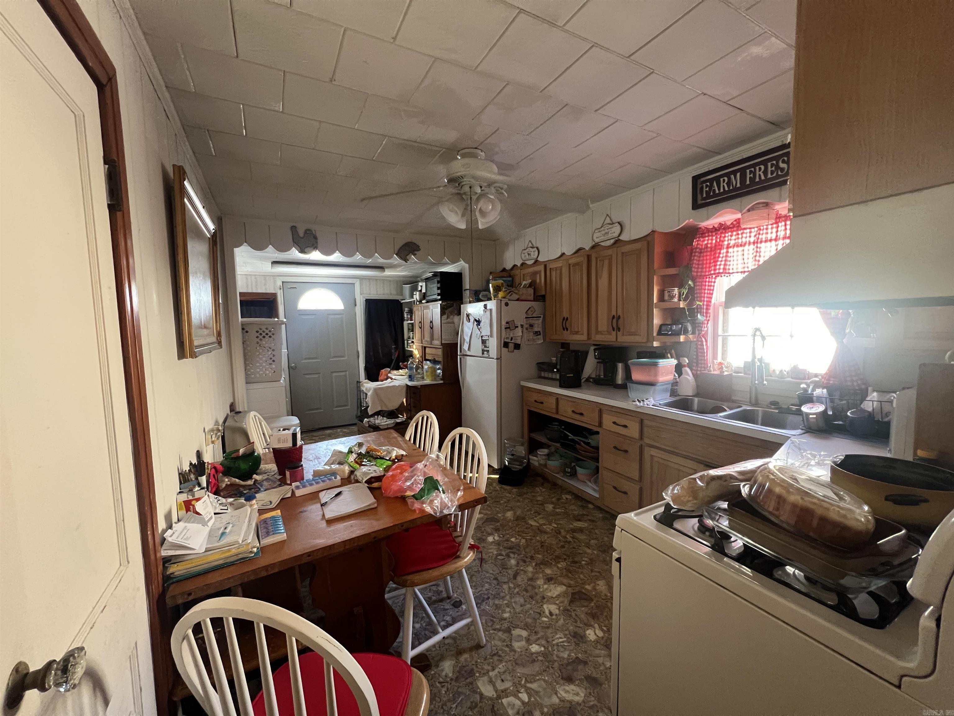 594 N 5th  Piggott, AR