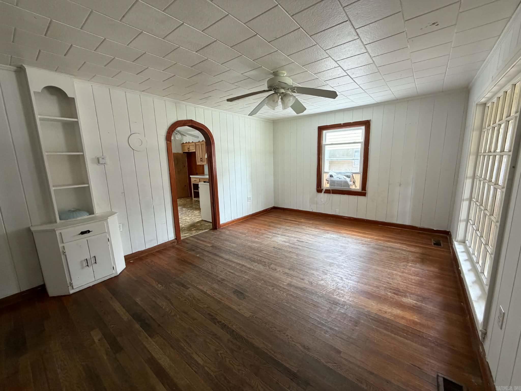 594 N 5th  Piggott, AR