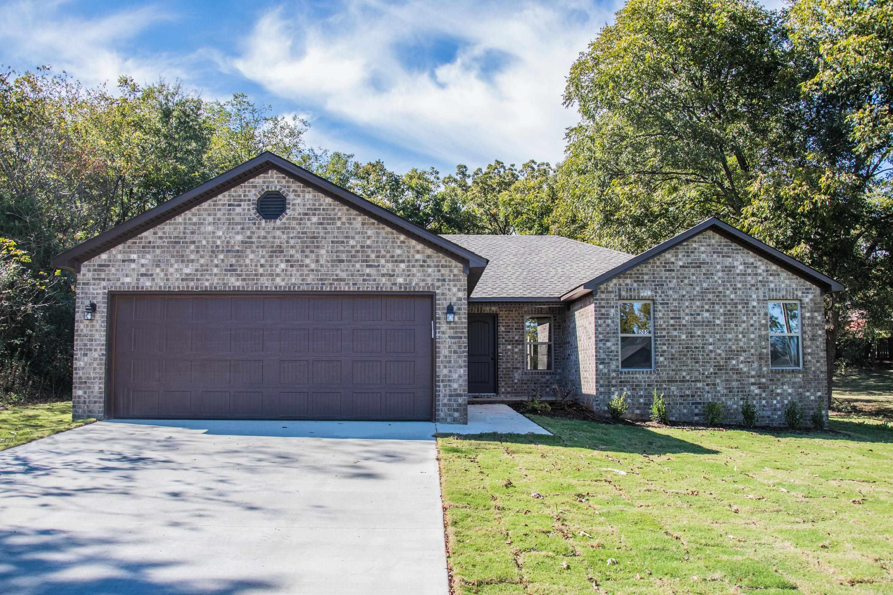 900 Gloucester  Jonesboro, AR