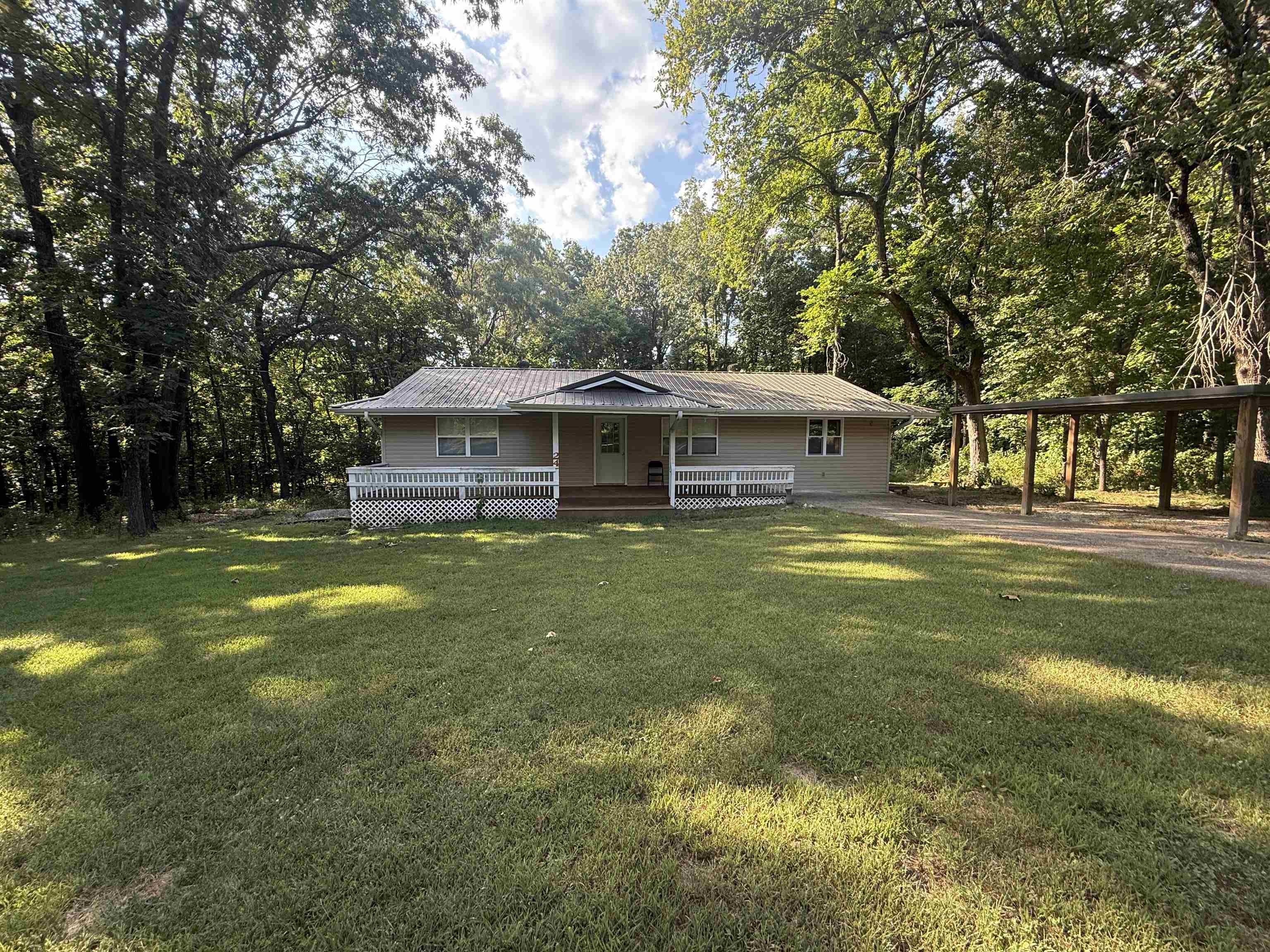 24 Menominee  Cherokee Village, AR