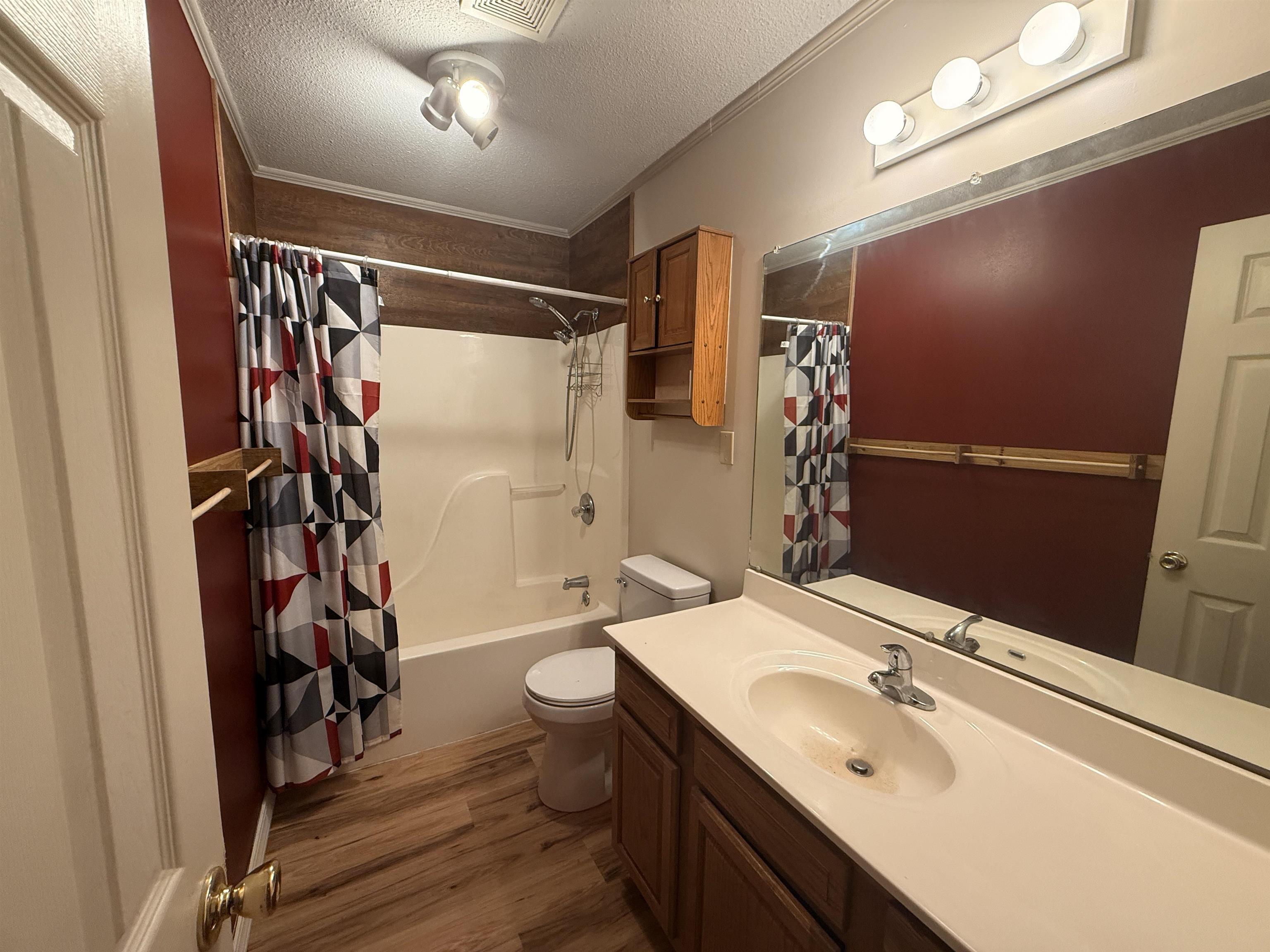 24 Menominee  Cherokee Village, AR