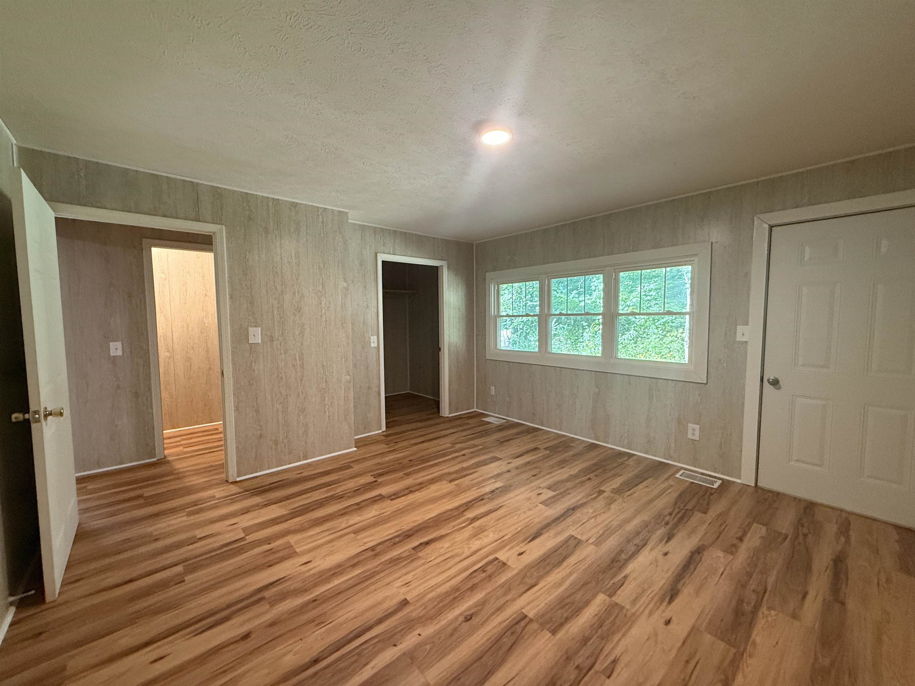 24 Menominee  Cherokee Village, AR