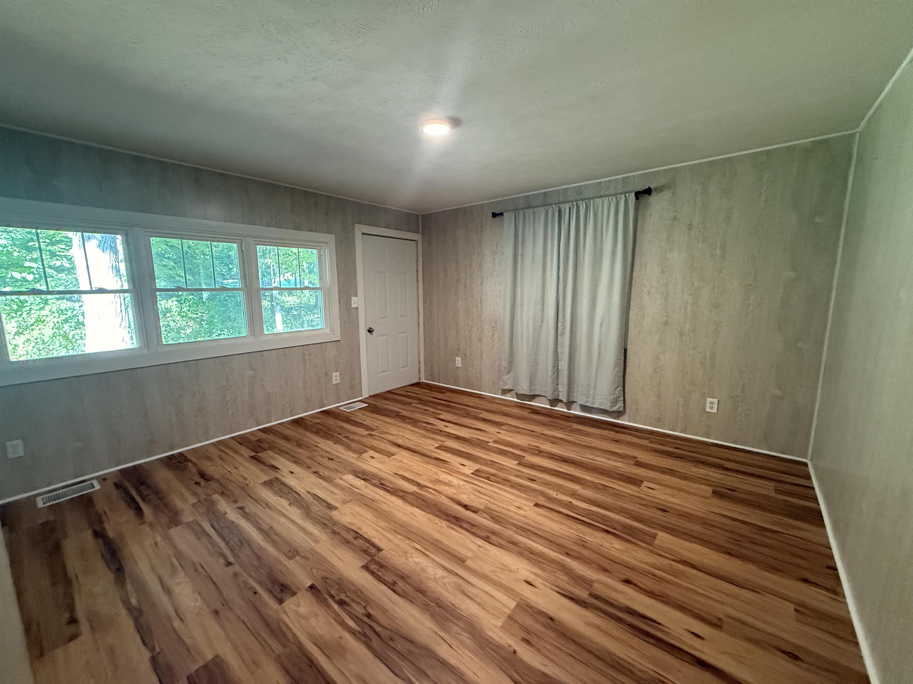 24 Menominee  Cherokee Village, AR