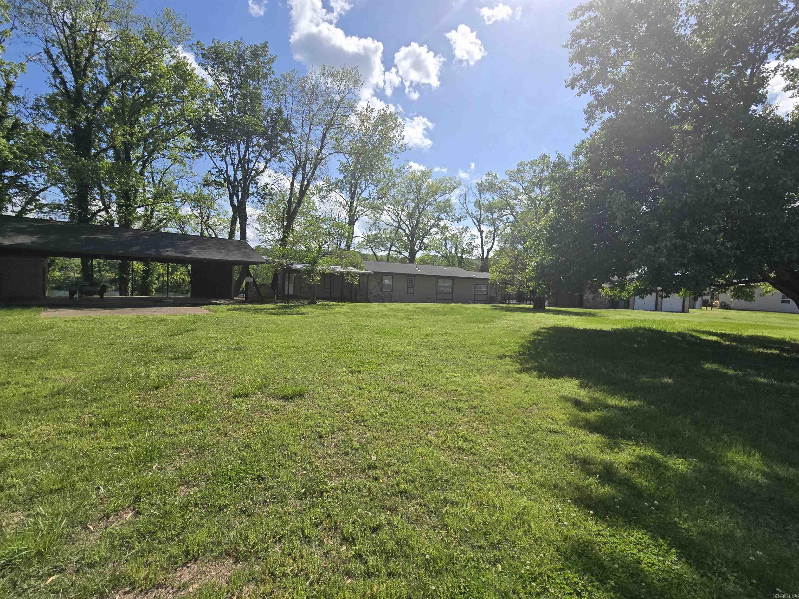 656 VALLEY AIRPORT DR  Cotter, AR